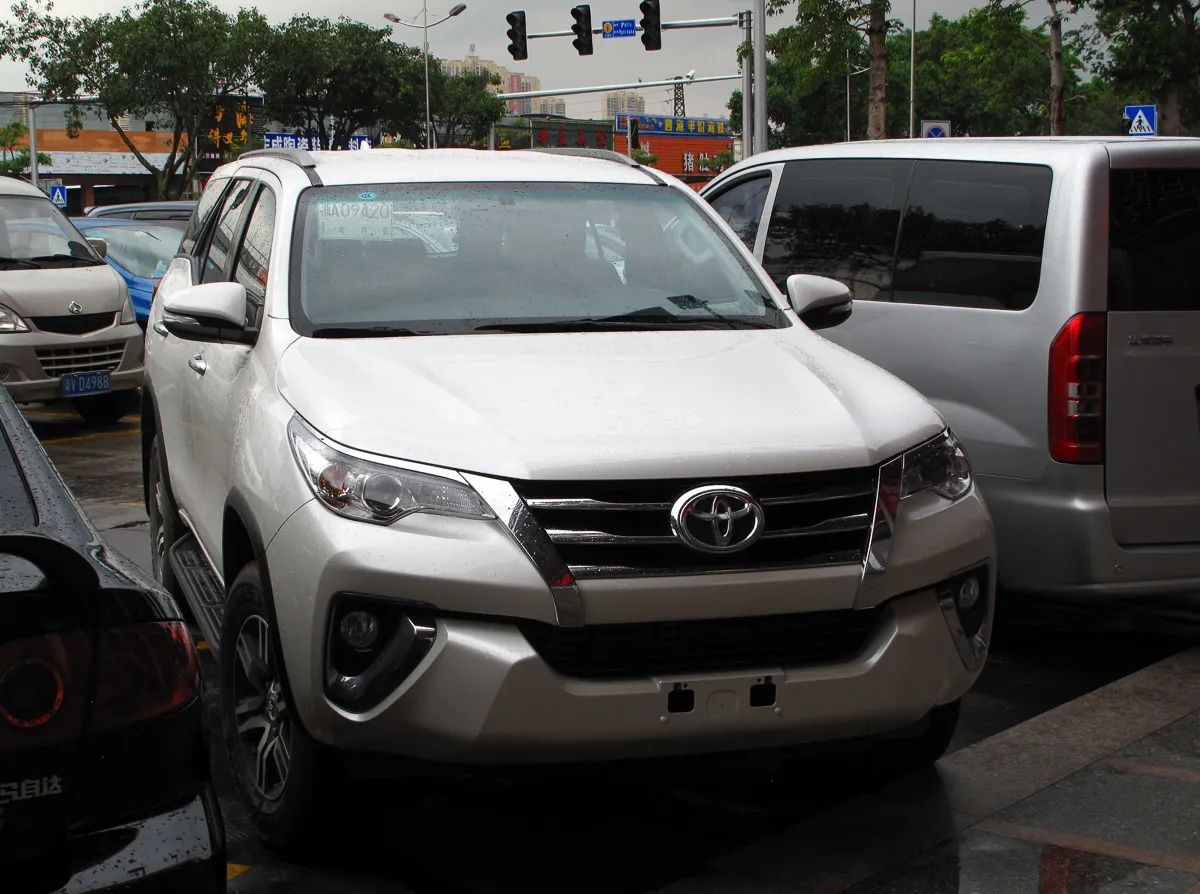Toyota Toyota Fortuner 2021 Toyota Fortuner 2.4 G 4x2 MT - Image 2