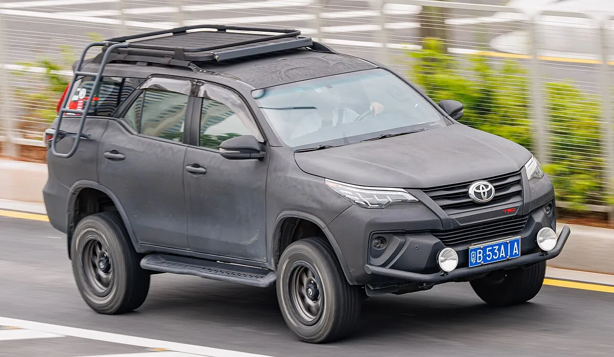 Toyota Toyota Fortuner 2021 Toyota Fortuner 2.4 G 4x2 MT - Image 10