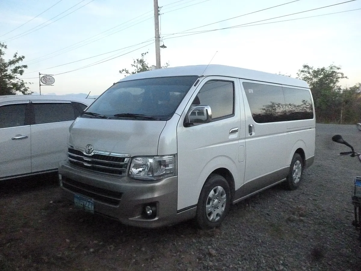 Toyota Toyota Hiace Super Grandia 2020 Toyota Hiace Super Grandia 2.8 AT Leather - Image 2
