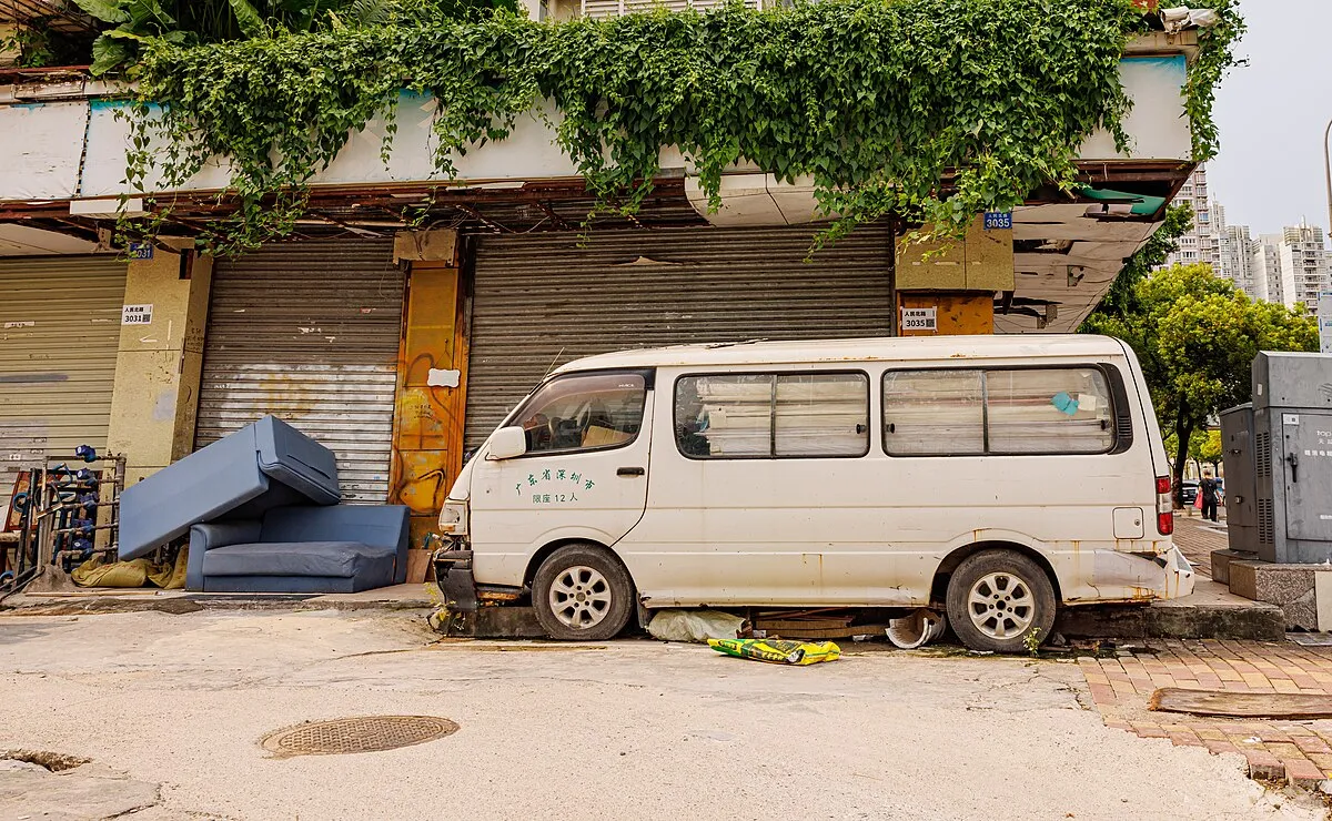 Toyota Toyota Hiace 2019 Toyota Hiace 2.8 Deluxe Cargo - Image 2