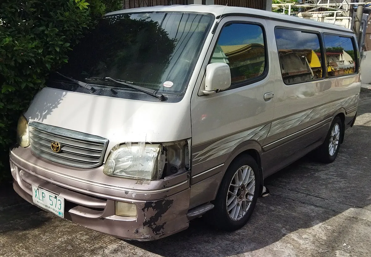 Toyota Toyota Hiace 2025 Toyota Hiace 2.8 Commuter Deluxe MT - Image 7