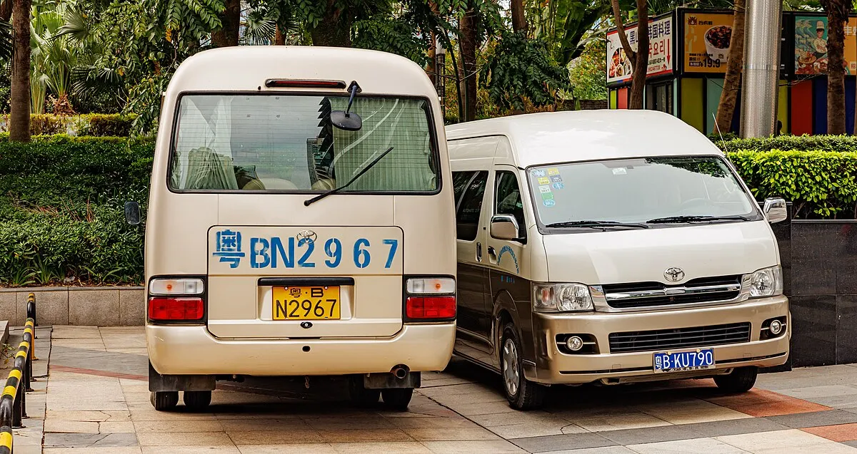 Toyota Toyota Hiace 2025 Toyota Hiace 2.8 Commuter Deluxe MT - Image 8