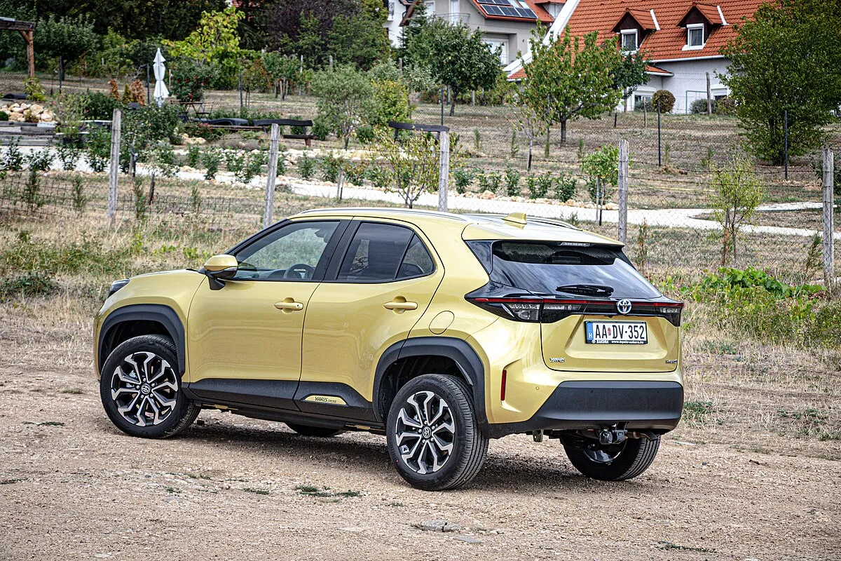 Toyota Toyota Yaris Cross 2025 Toyota Yaris Cross 1.5 V CVT (Scarlet SE/Attitude Black Mica) - Image 9