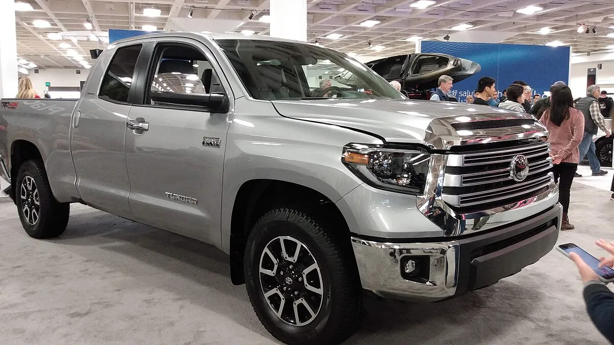 Toyota Tundra 2013 4.6 AT AWD Double Cab pickup 4-doors - Image 1