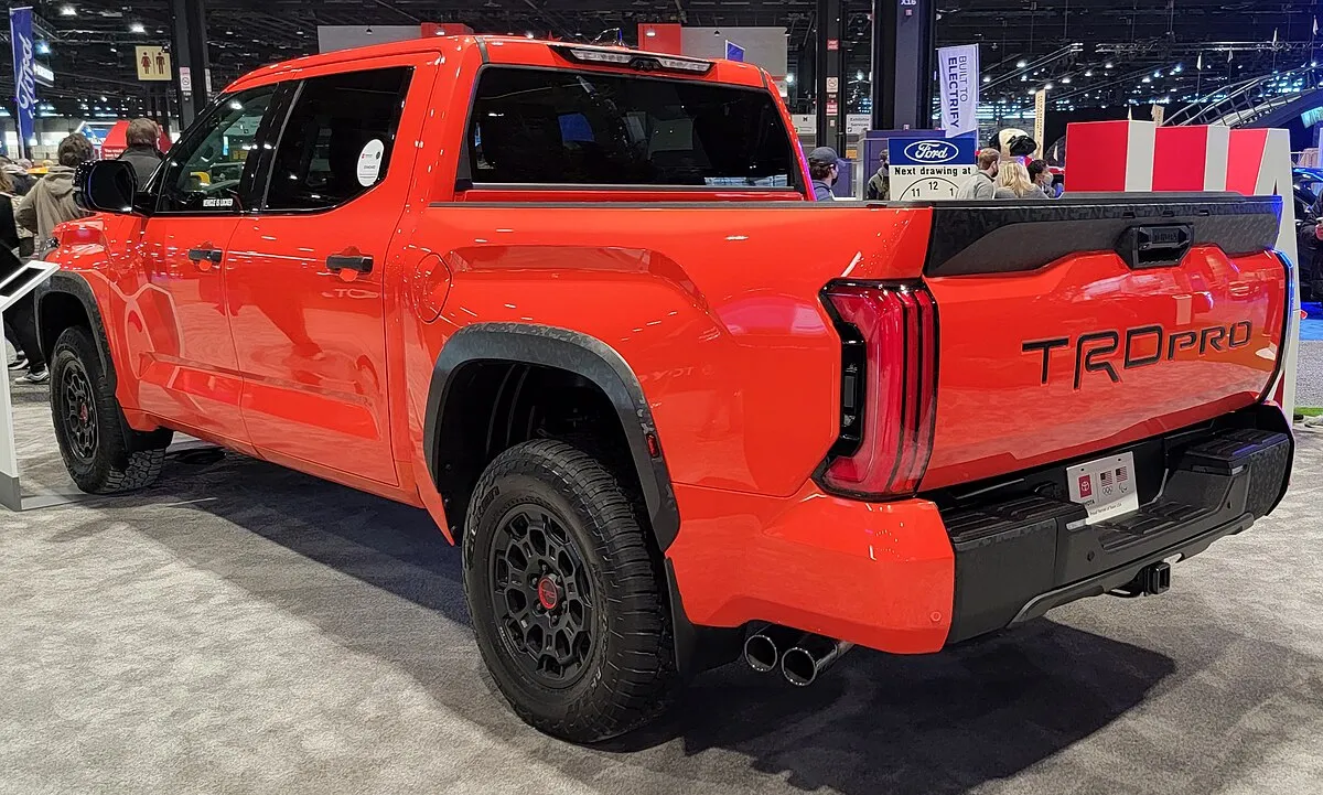 Toyota Tundra 2013 4.6 AT AWD Double Cab pickup 4-doors - Image 7