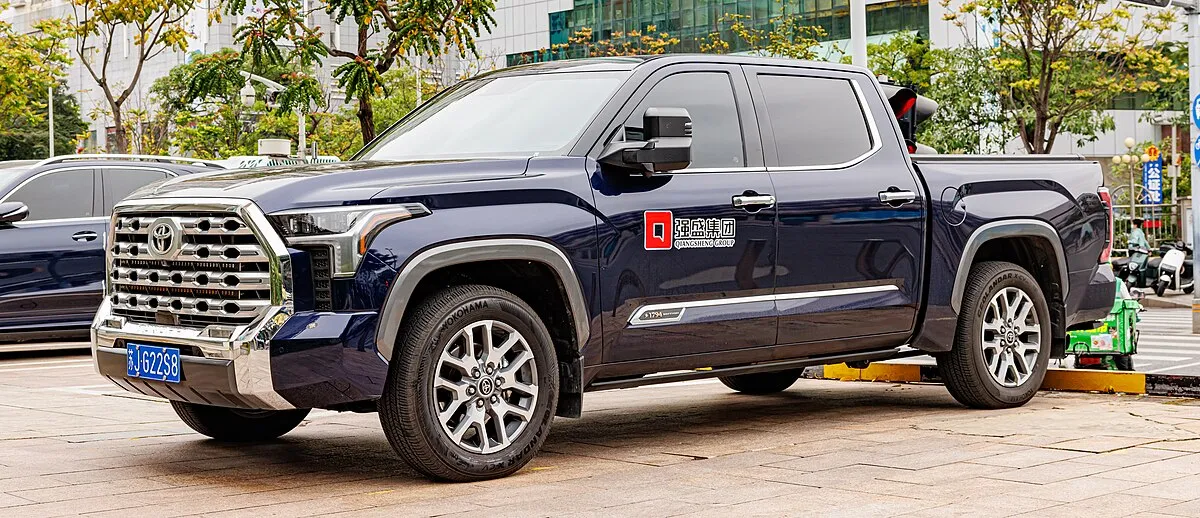 Toyota Tundra 2013 4.6 AT AWD Double Cab pickup 4-doors - Image 10