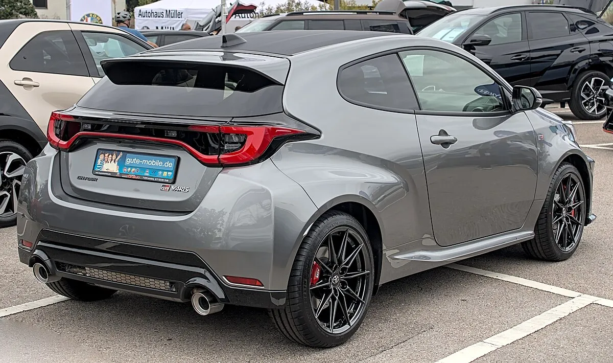 Toyota Yaris 2013 1.3 CVT L hatchback - Image 9