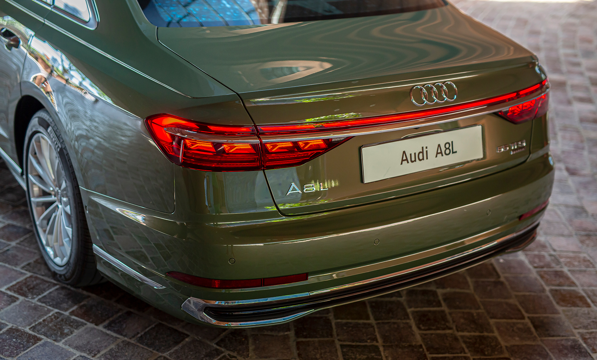 Audi A8L 2022 - Image 5