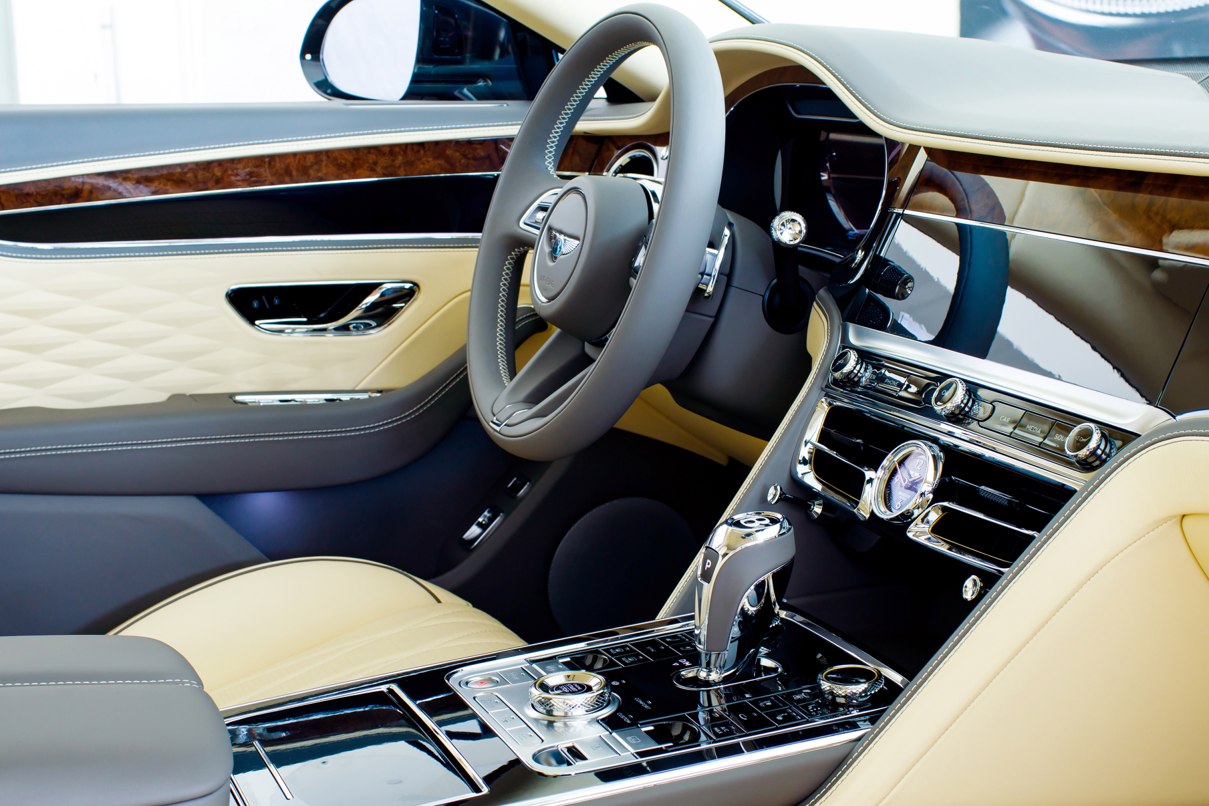 Bentley Flying Spur 2021 - Image 6