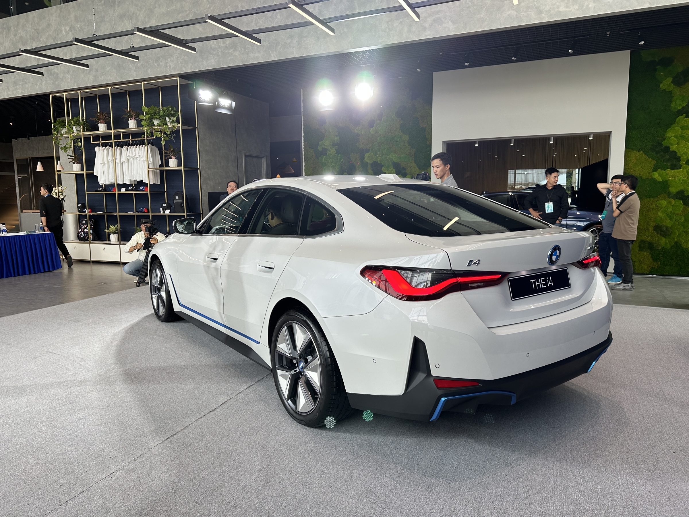 BMW i4 2023 - Image 6