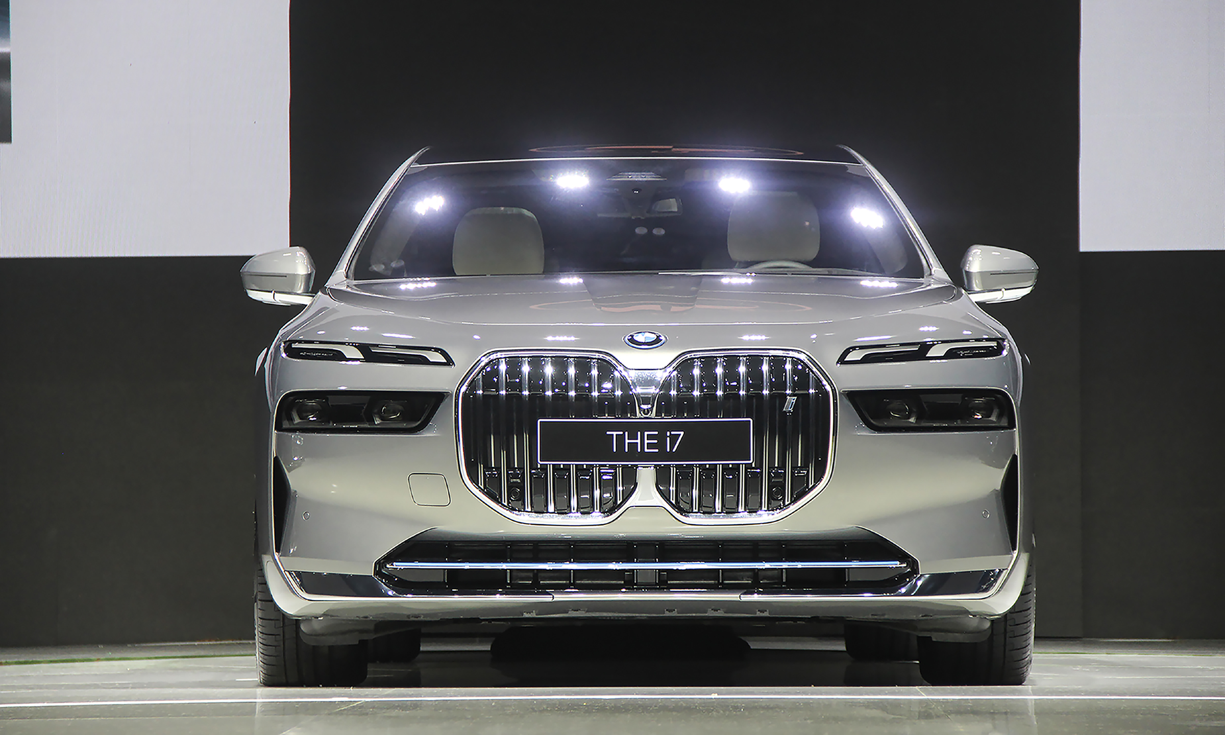 BMW i7 2023 - Image 3