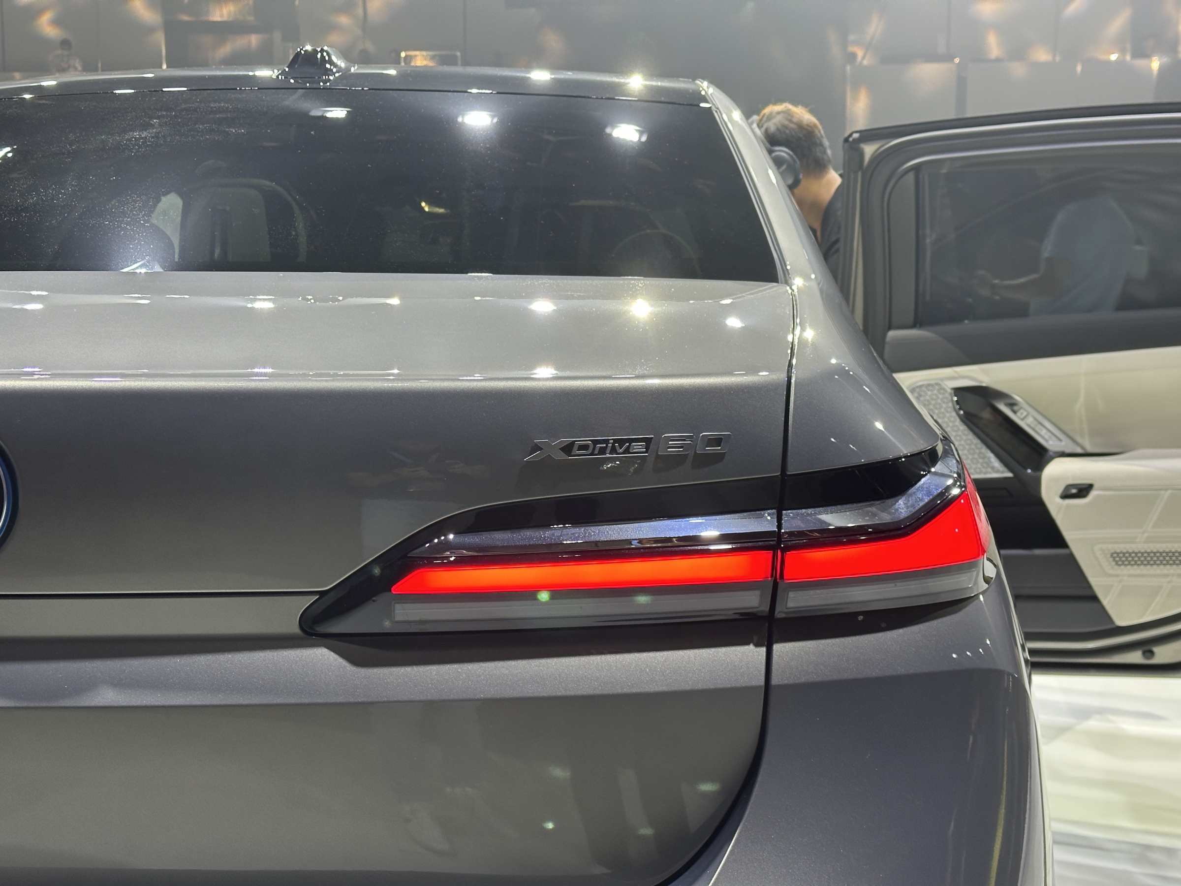 BMW i7 2023 - Image 6