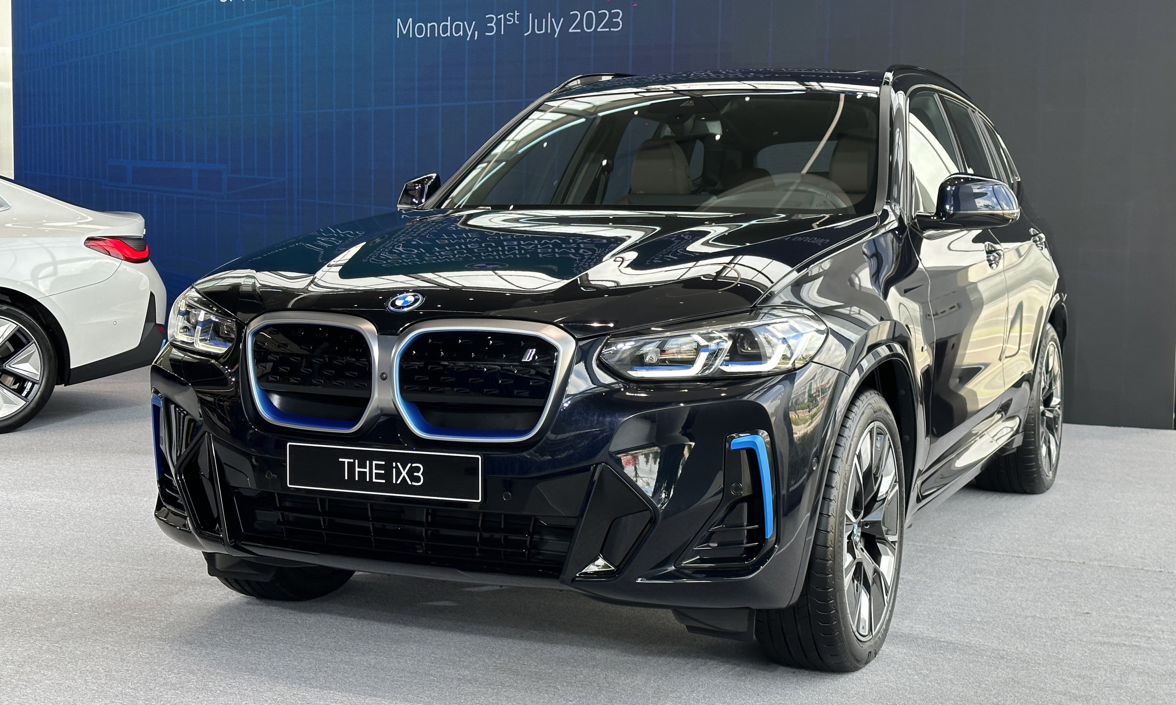BMW iX3 2023 - Image 3