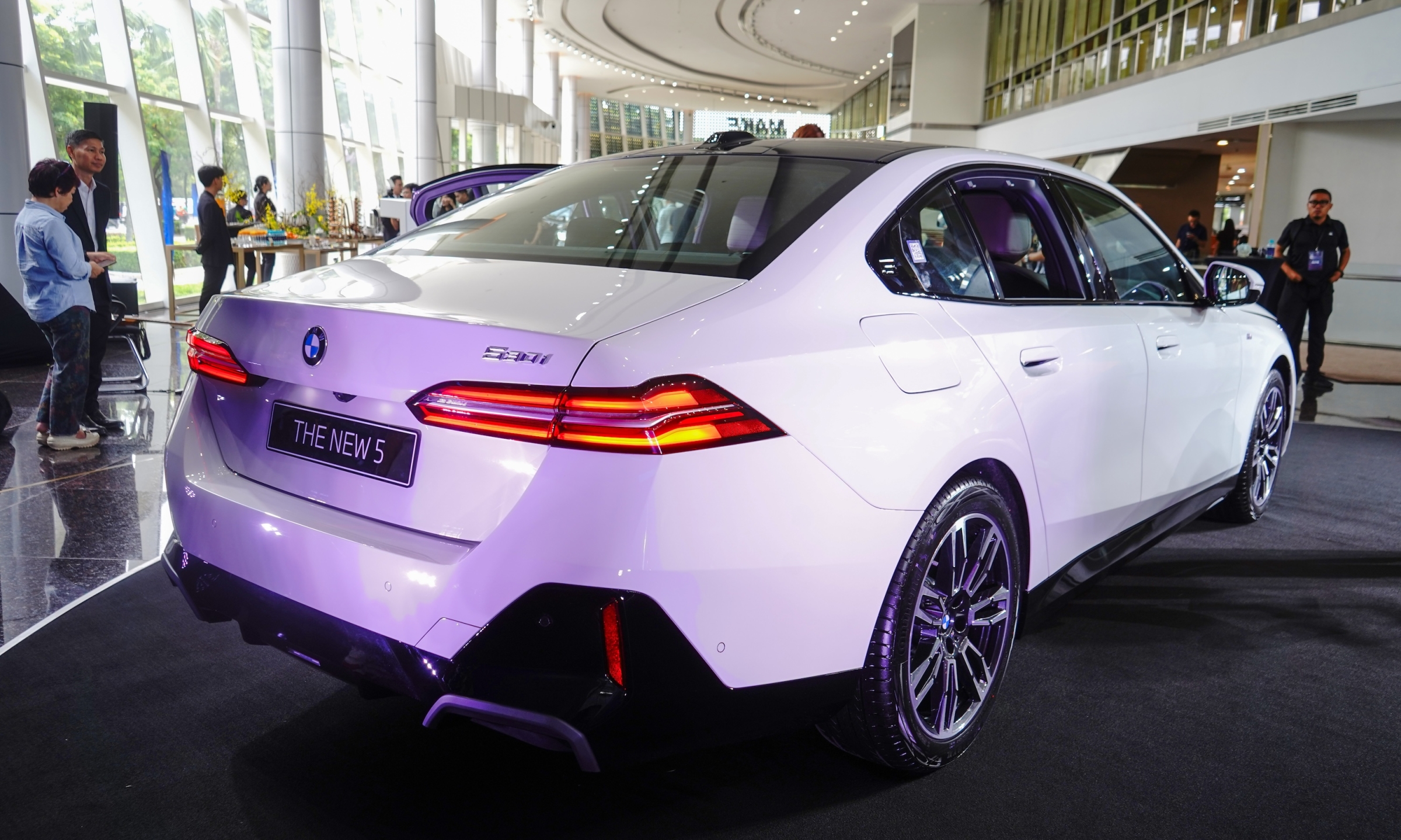 BMW Series 5 2025 - Image 3