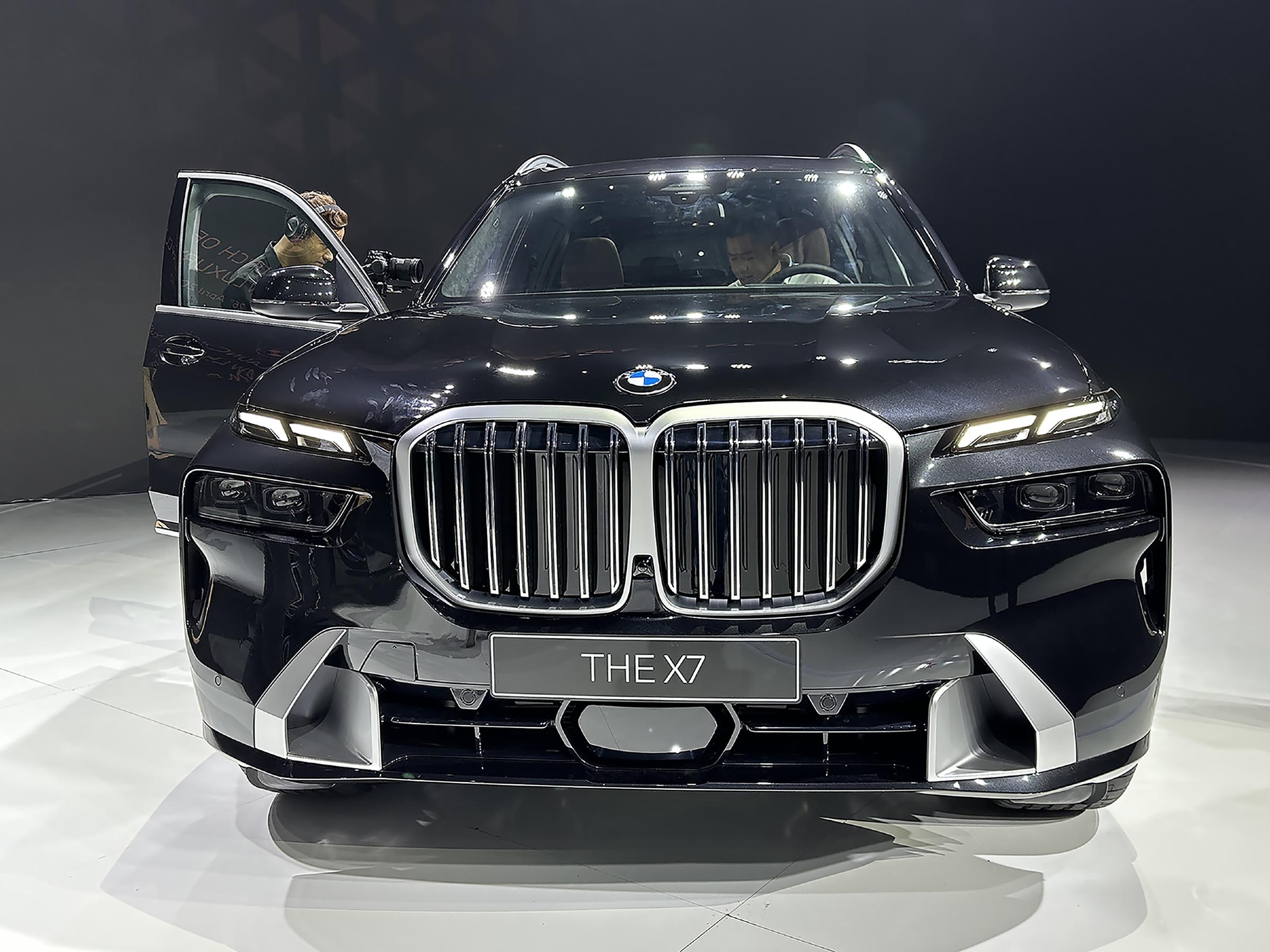 BMW X7 2023 - Image 3