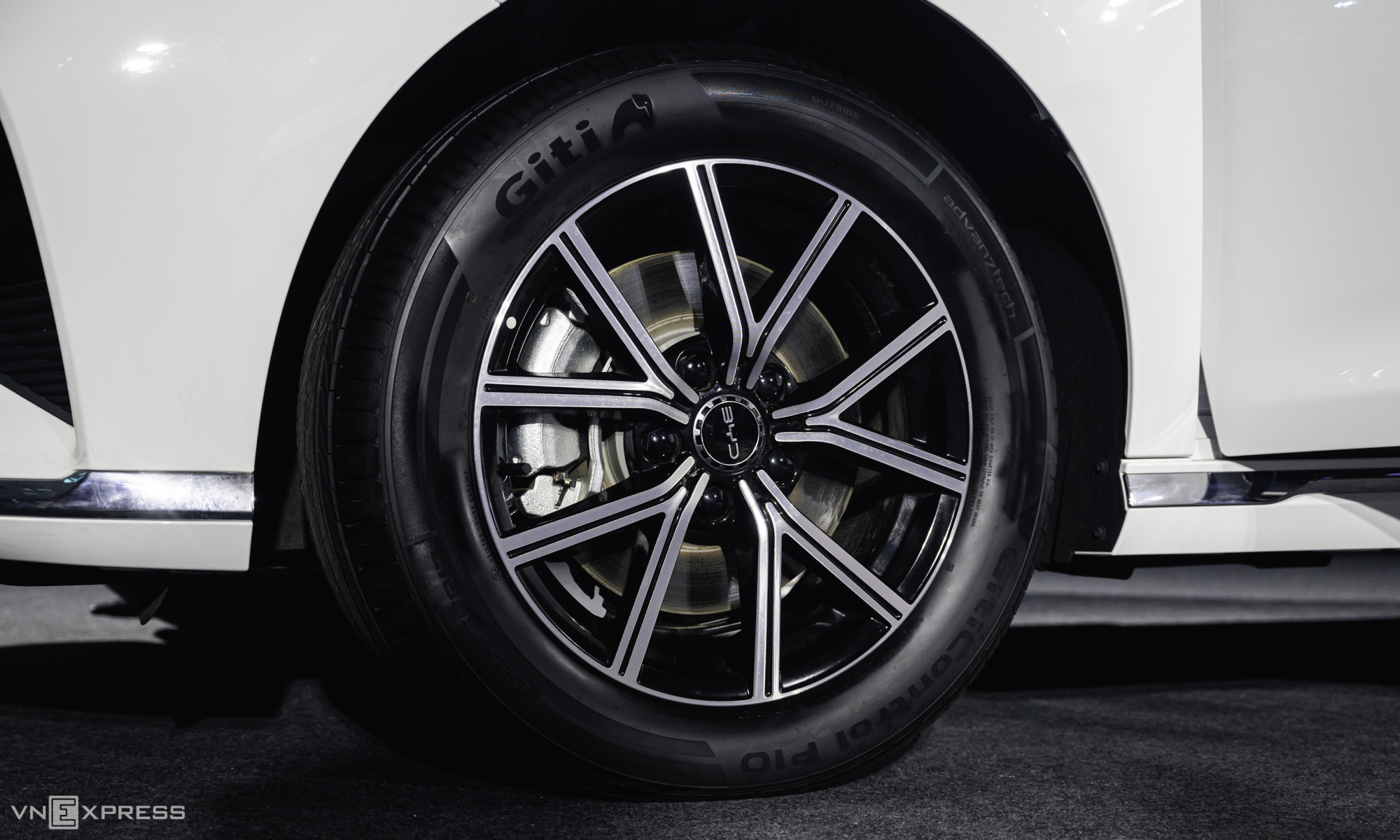 BYD M6 2024 - Image 4