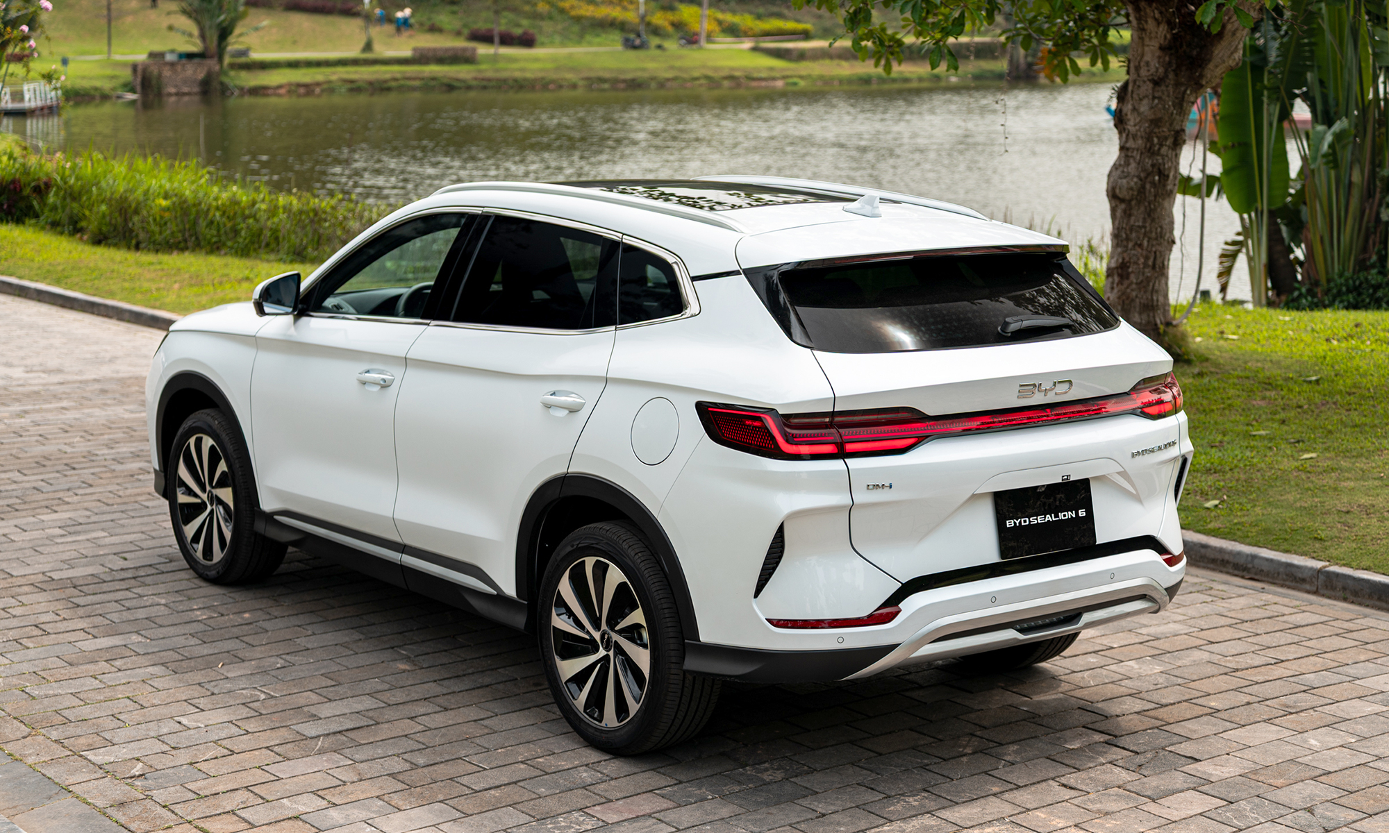 BYD Sealion 6 DM-i 2025 - Image 2