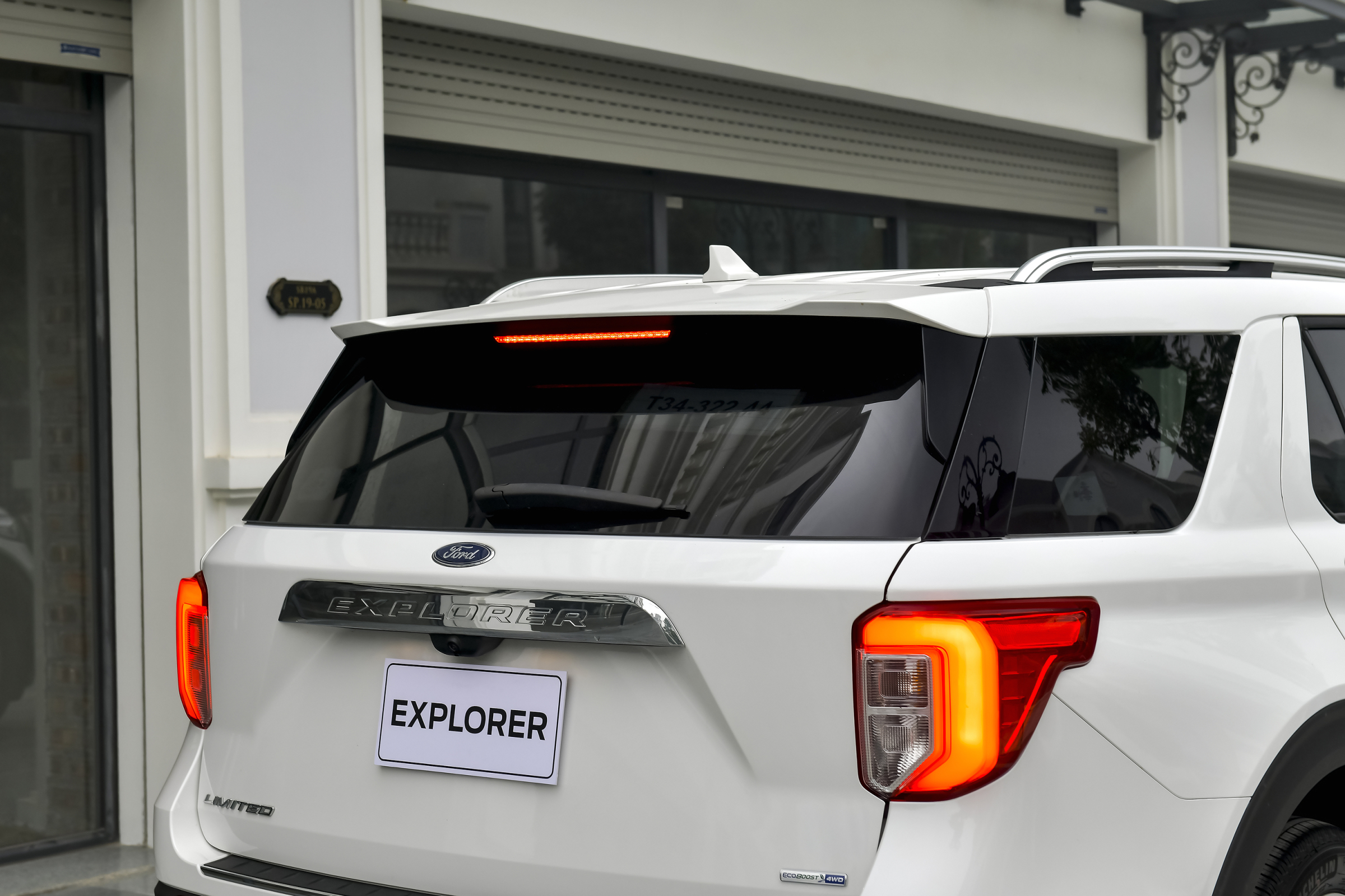 Ford Explorer 2022 - Image 4