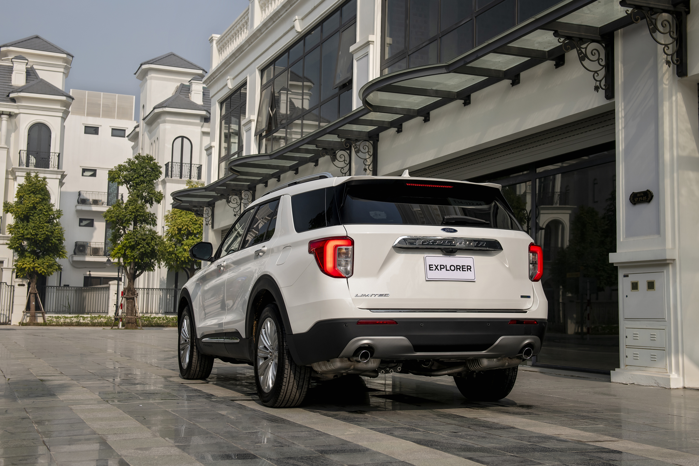 Ford Explorer 2022 - Image 6