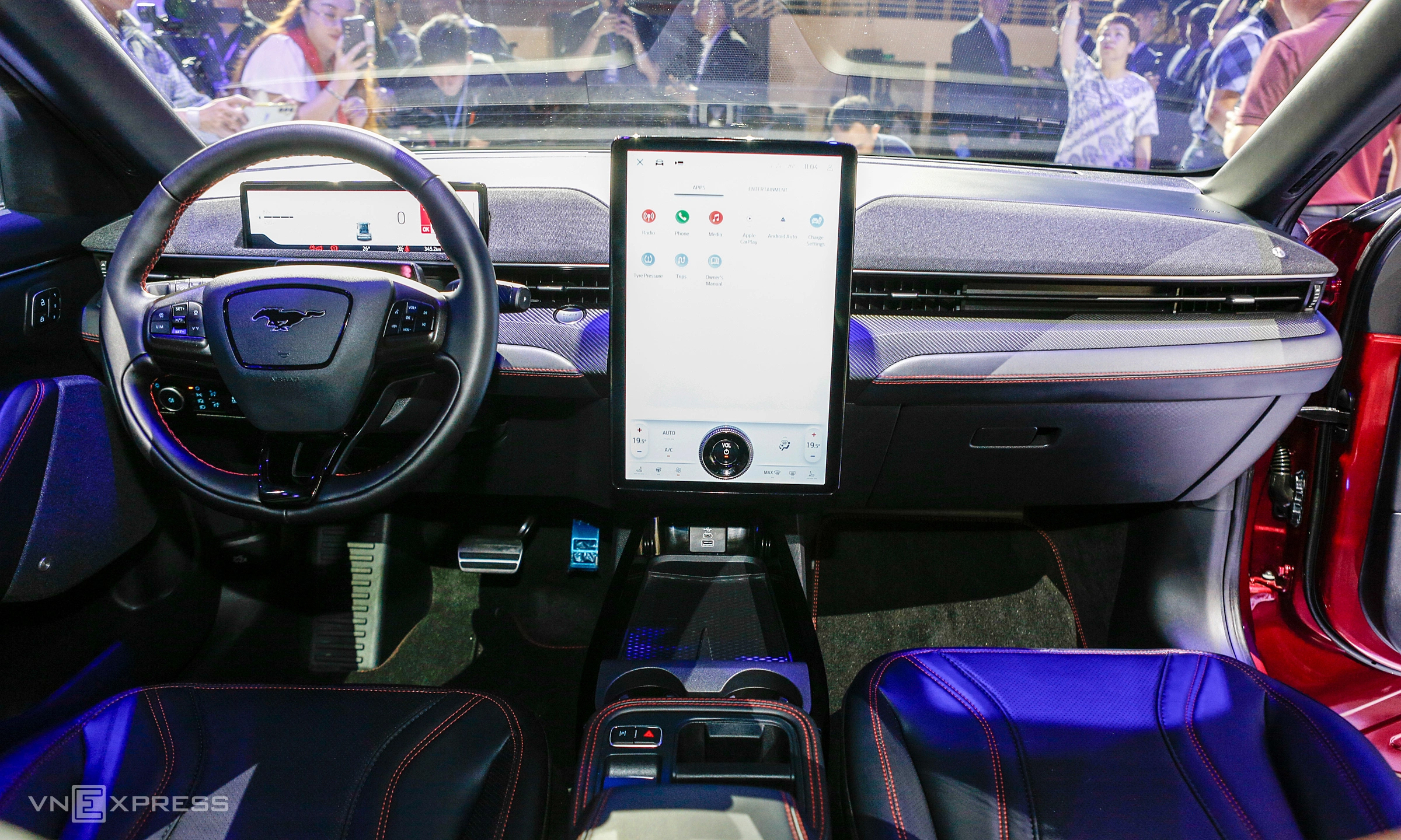 Ford Mustang Mach-E 2025 - Image 2