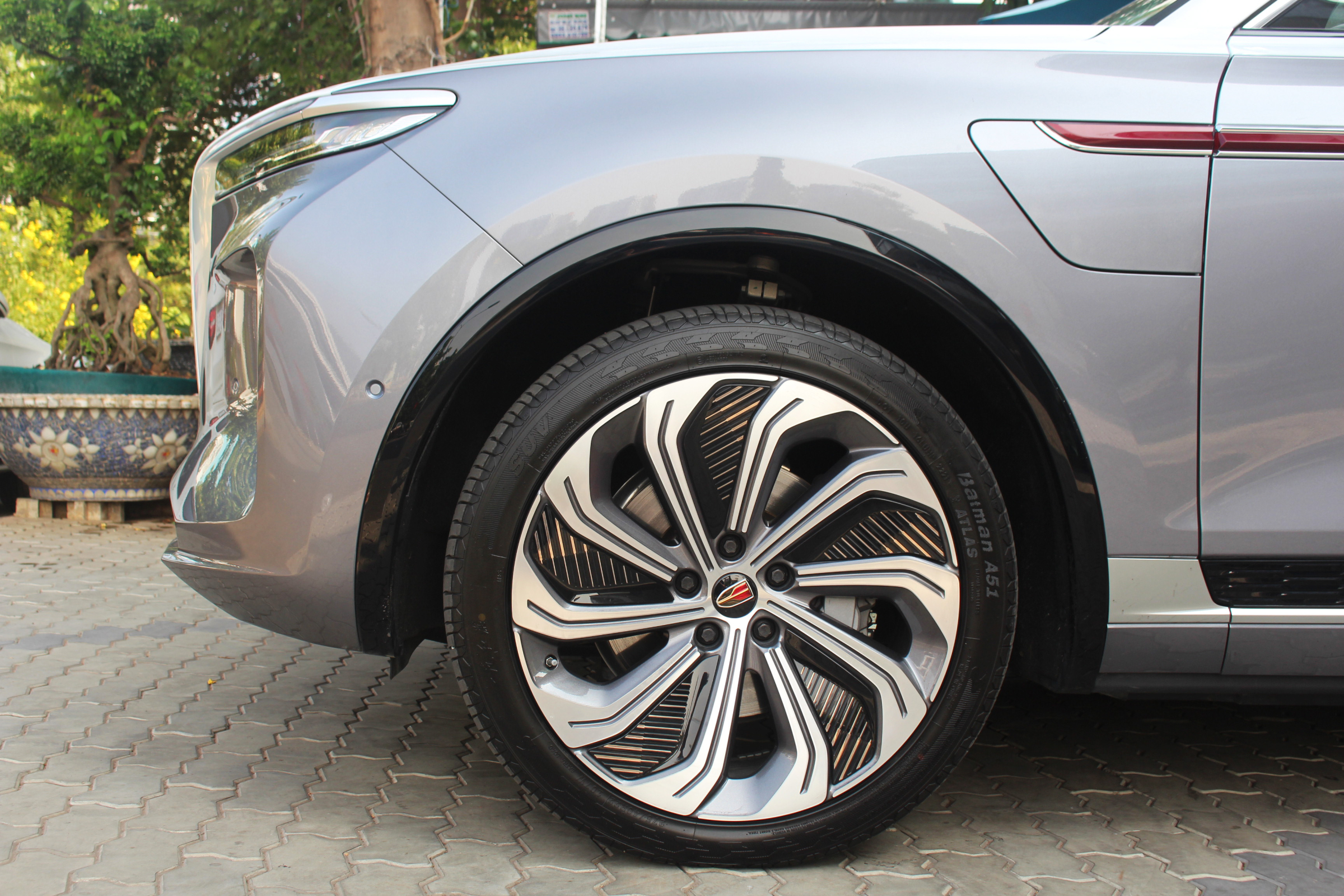 Hongqi E-HS9 2022 - Image 3