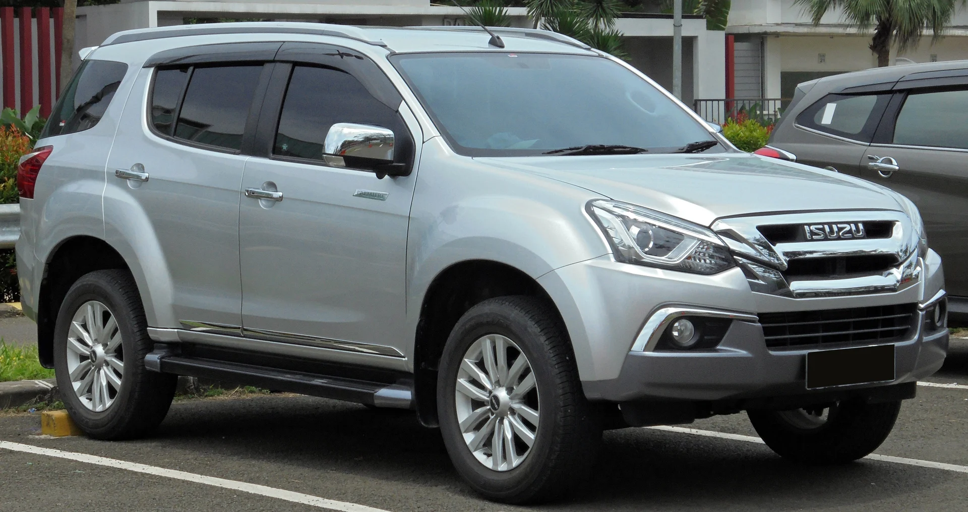 Isuzu mu-X 2025 exterior