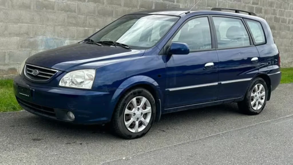 Kia Rondo 2021 exterior