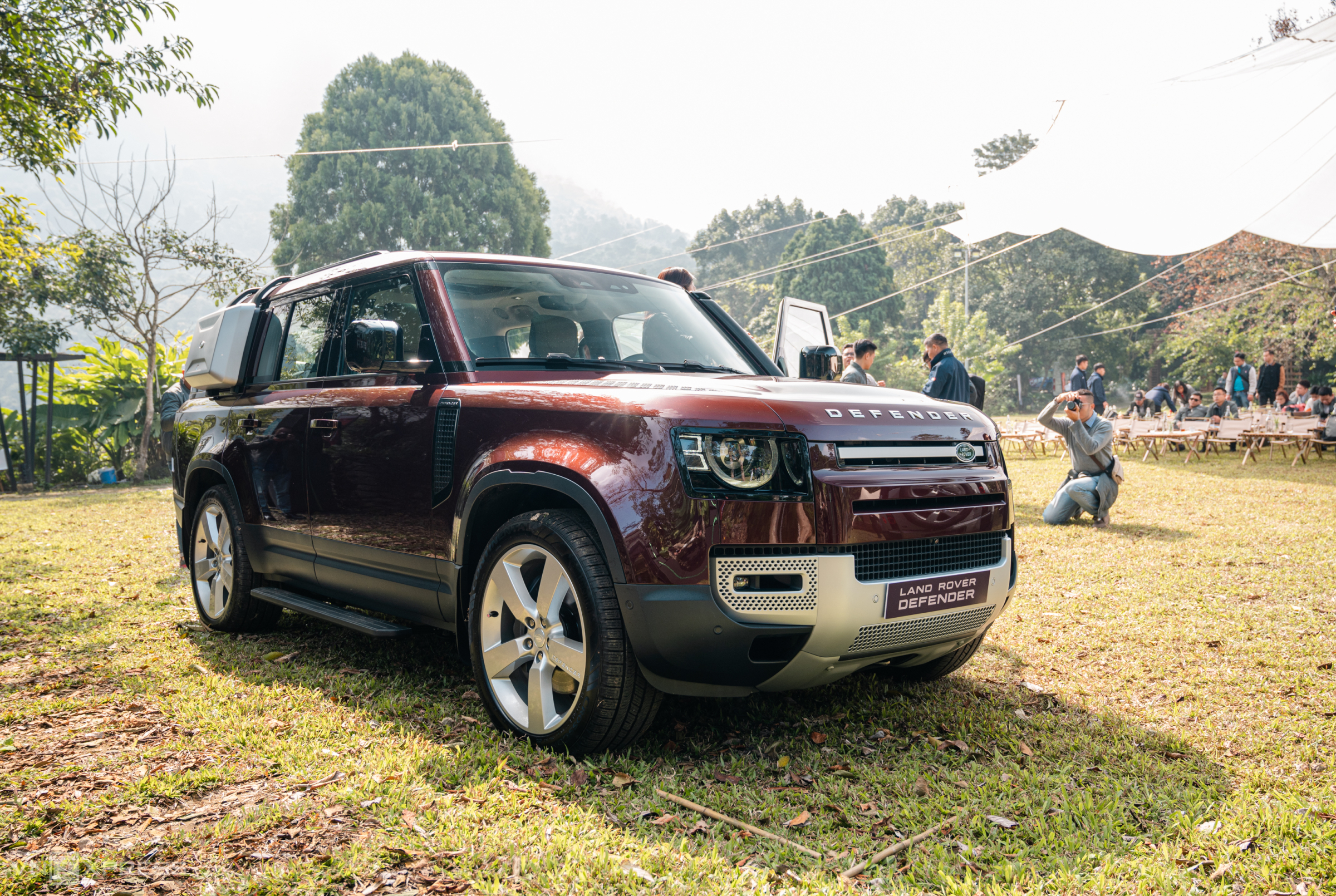 Land Rover Defender 2023 - Image 2
