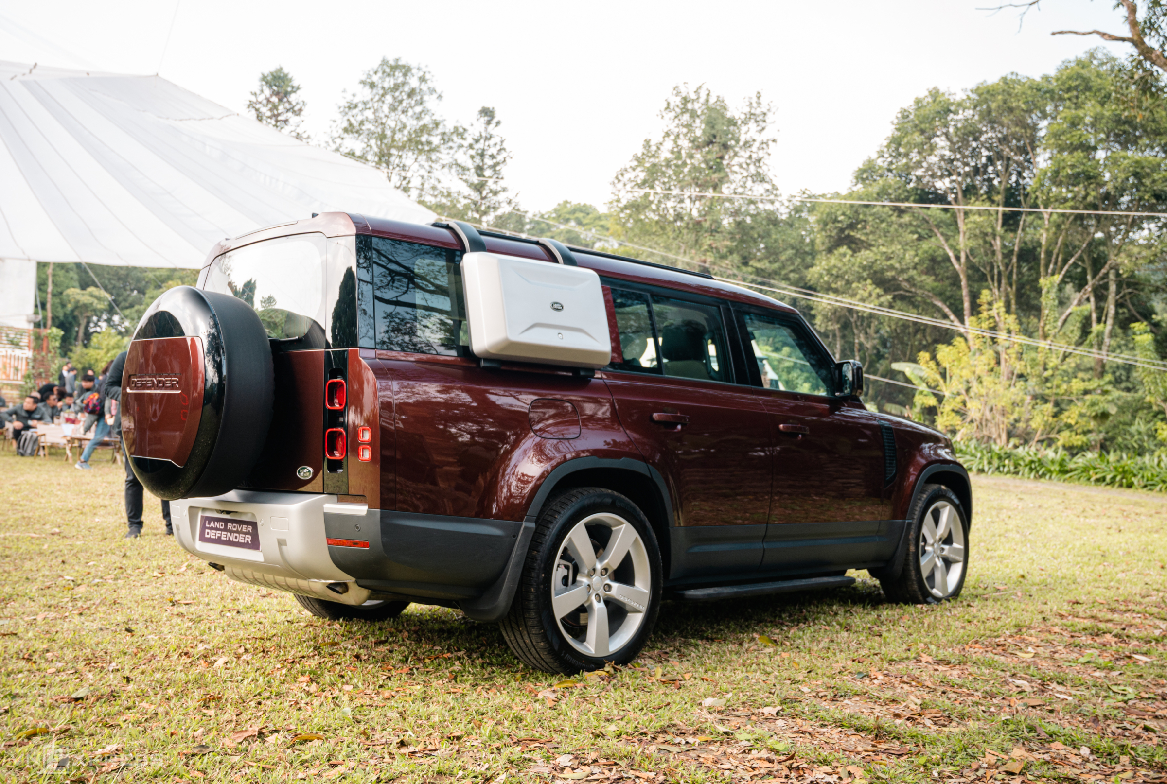 Land Rover Defender 2023 - Image 4