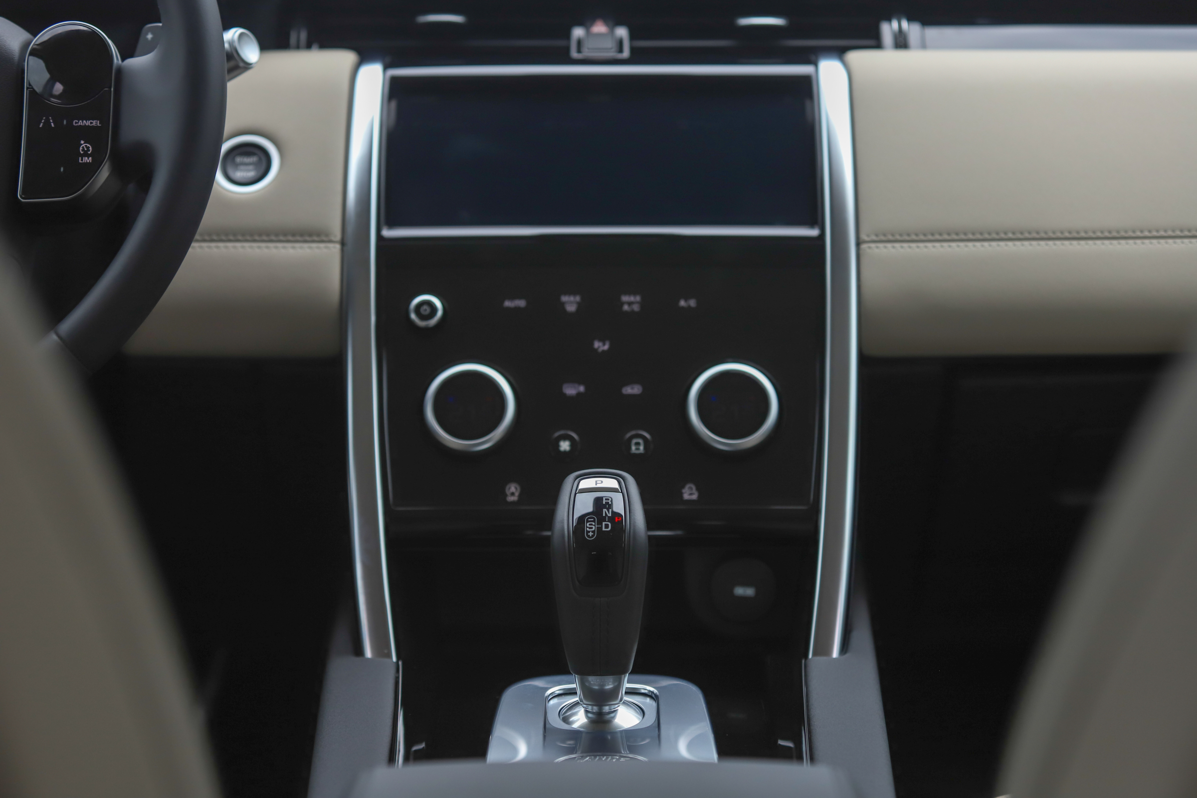 Land Rover Discovery 2021 - Image 6