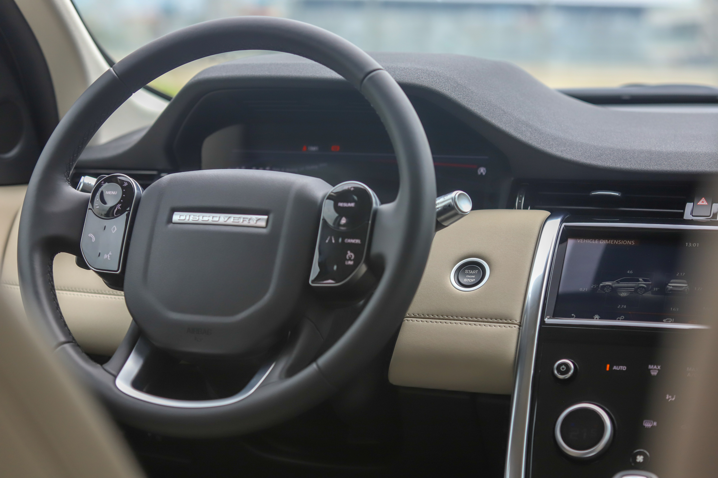 Land Rover Discovery Sport 2021 - Image 5