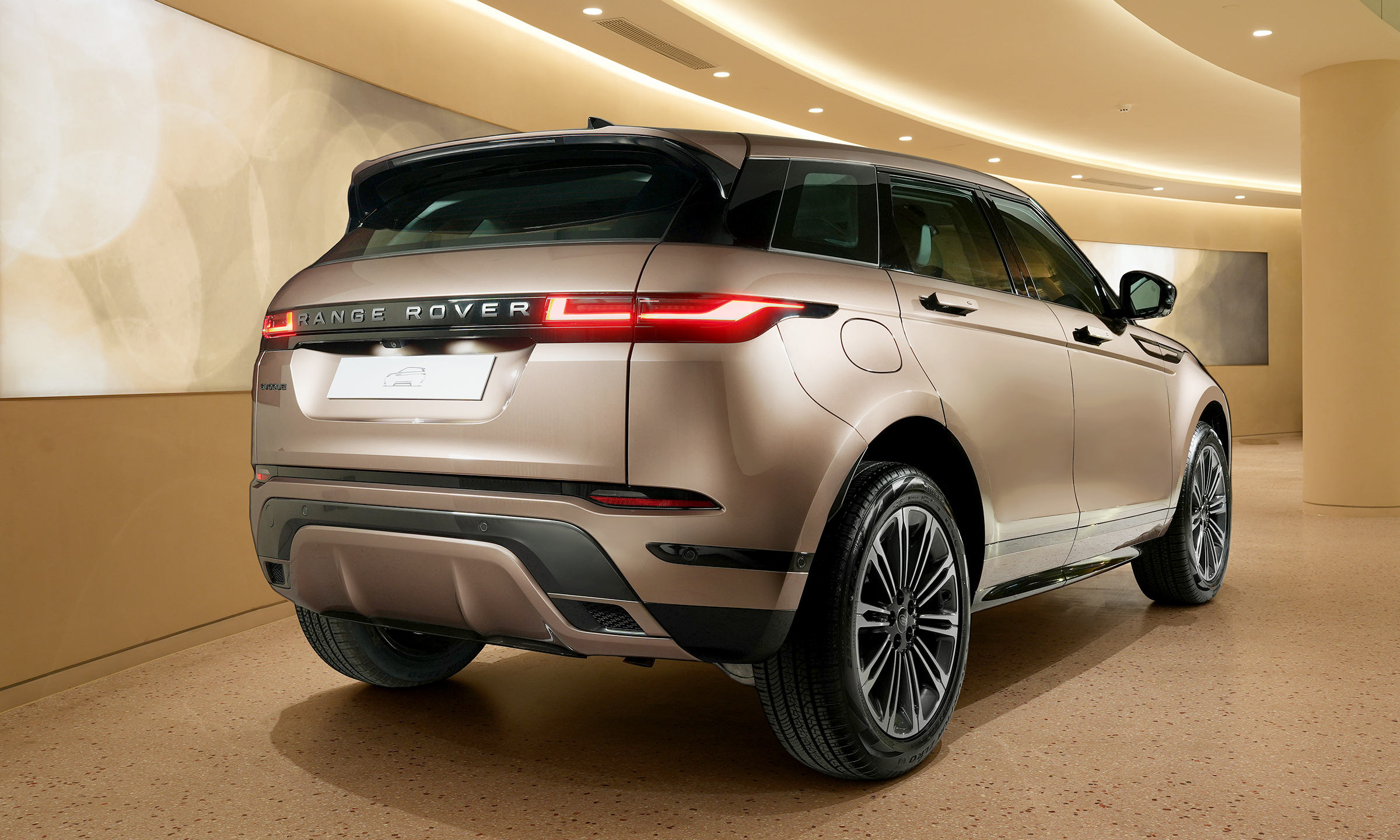 Land Rover Range Rover Evoque 2025 - Image 3