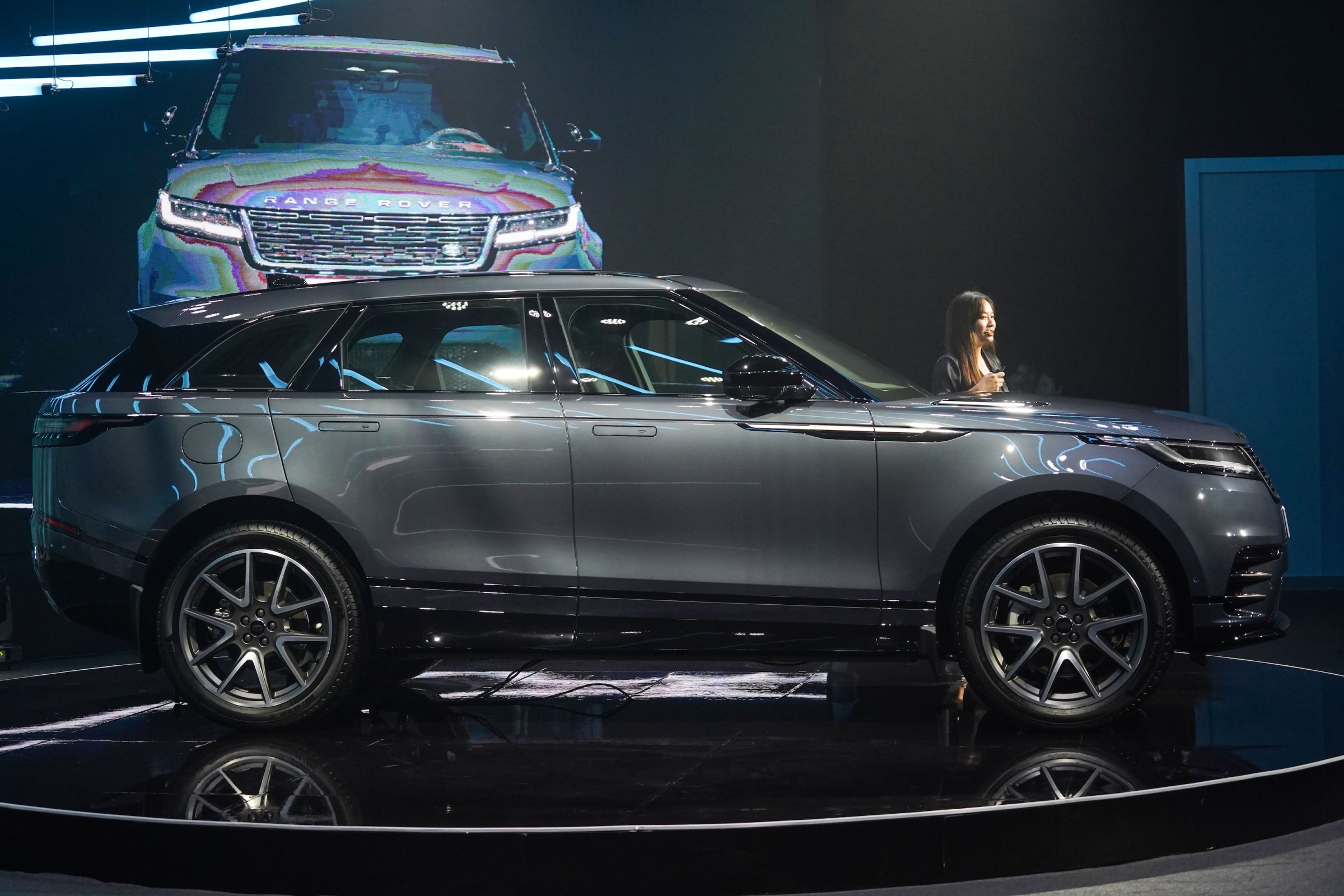 Land Rover Range Rover Velar 2024 - Image 3