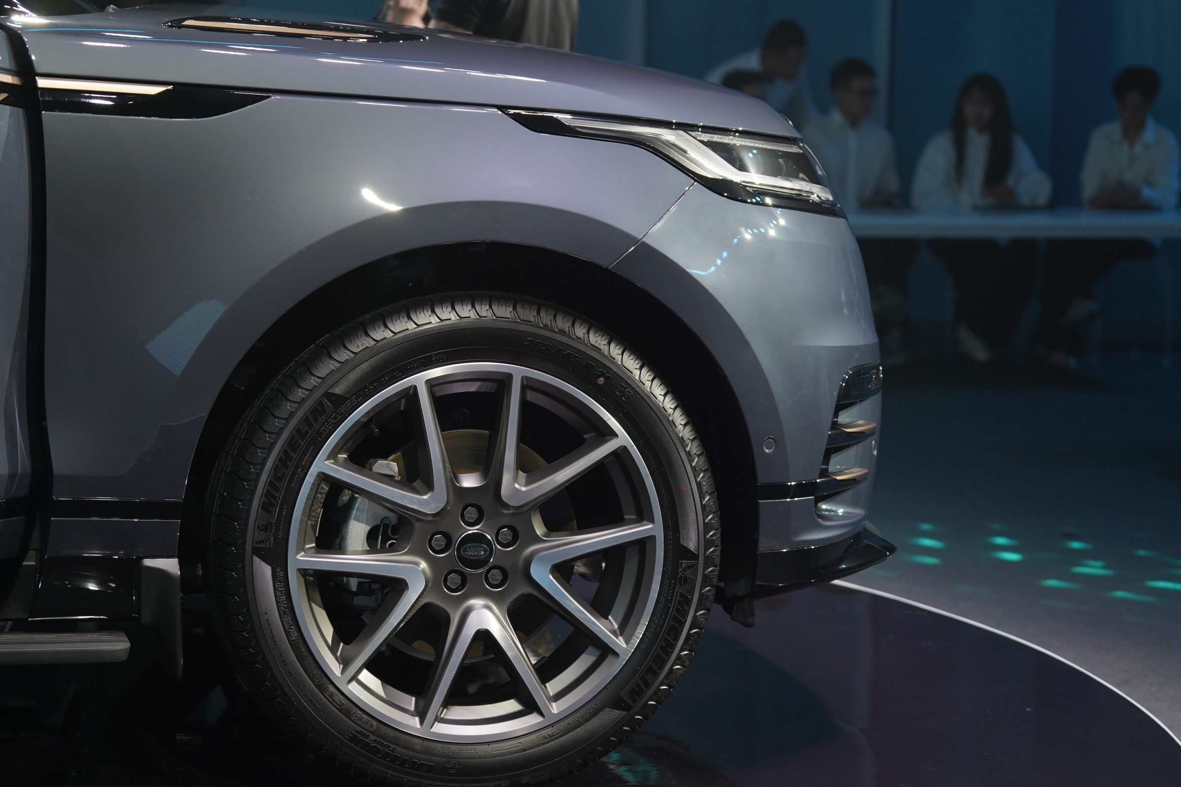 Land Rover Range Rover Velar 2024 - Image 5