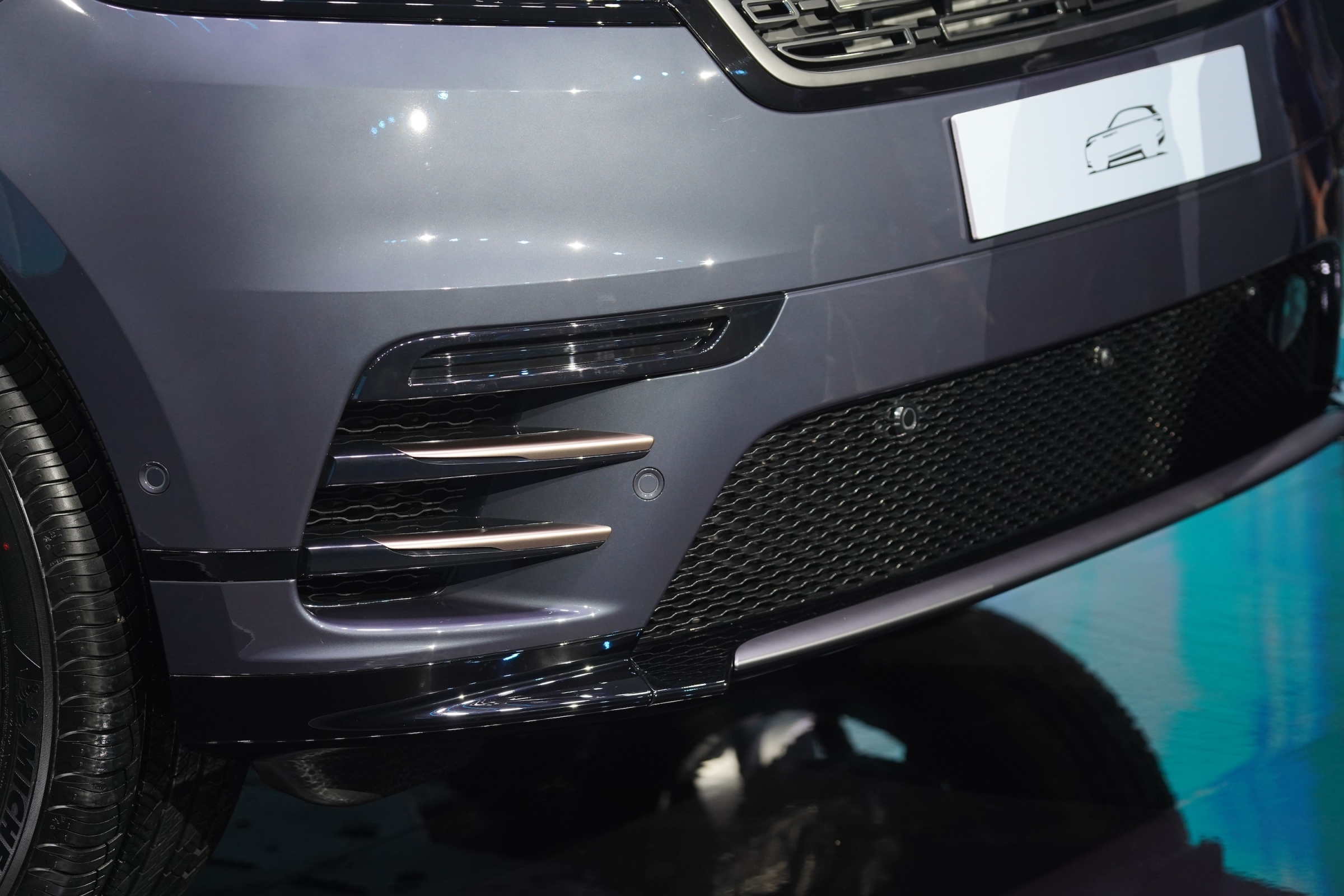 Land Rover Range Rover Velar 2024 - Image 6