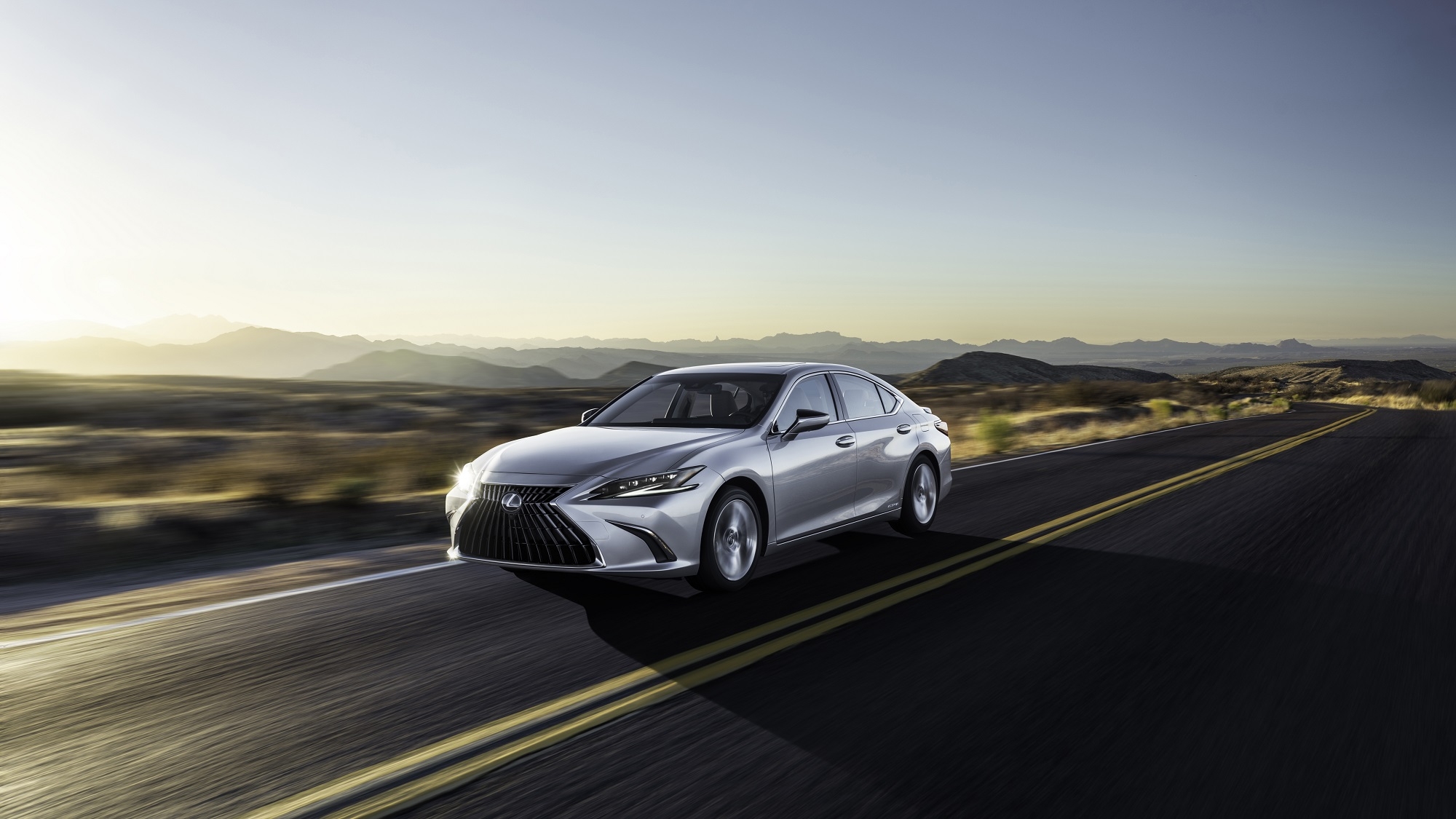Lexus ES 2021 - Image 2