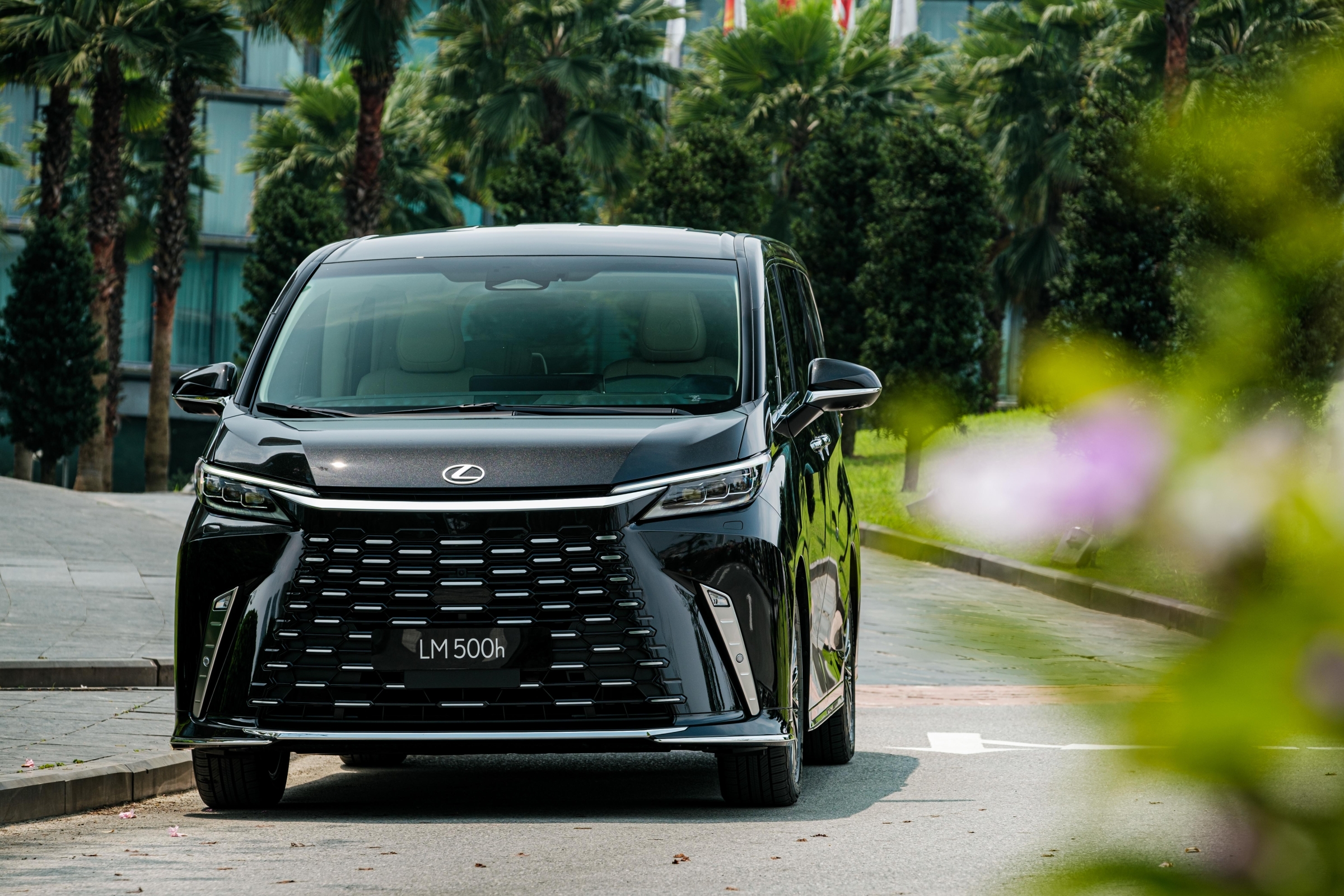 Lexus LM 2024 - Image 6