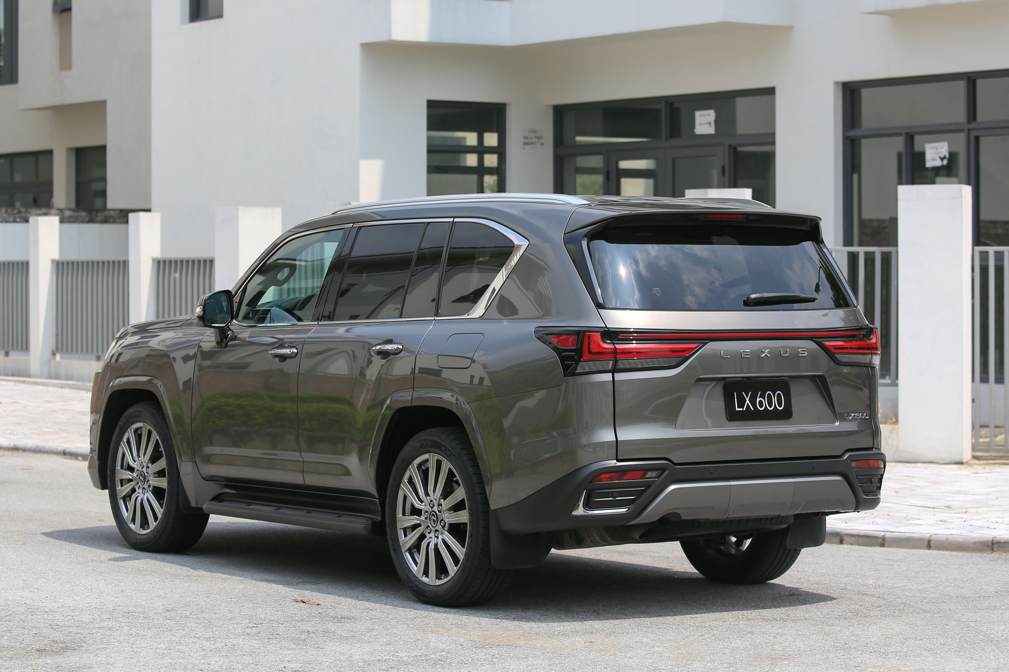Lexus LX 2022 - Image 3