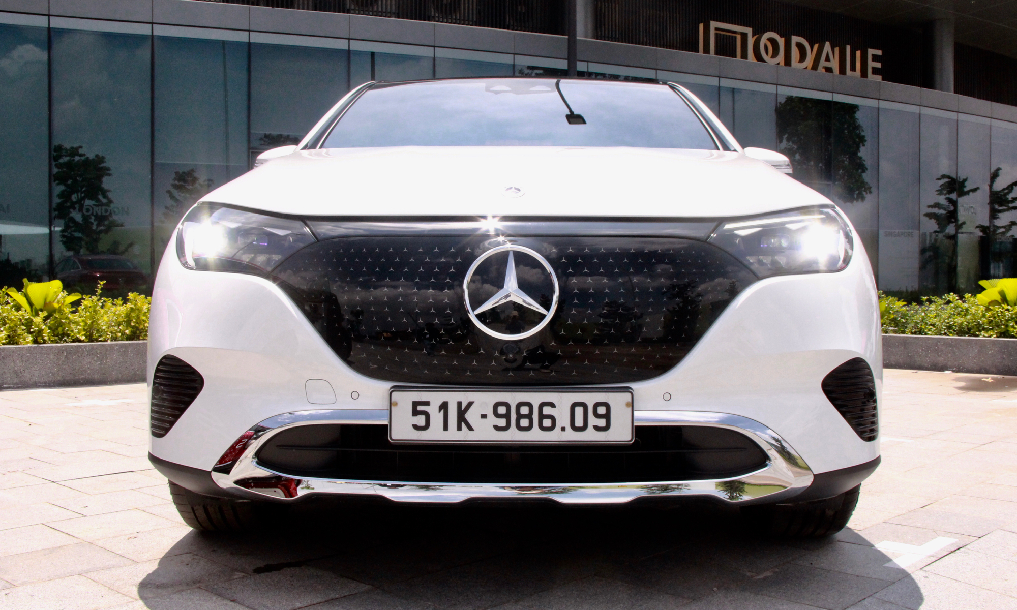 Mercedes EQE SUV 2023 - Image 2