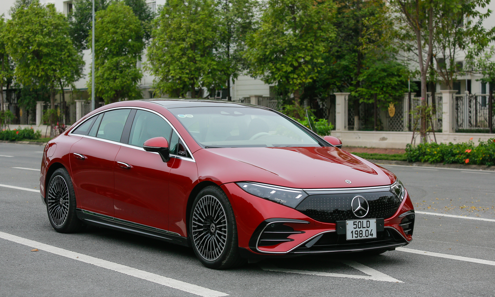 Mercedes EQS SUV 2023 - Image 2