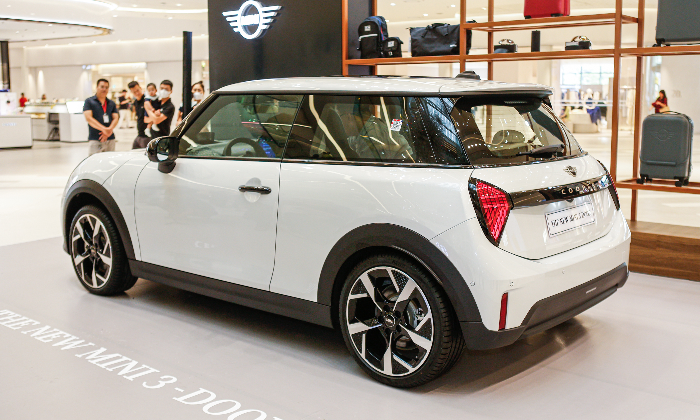 Mini 3 DOOR 2025 - Image 5