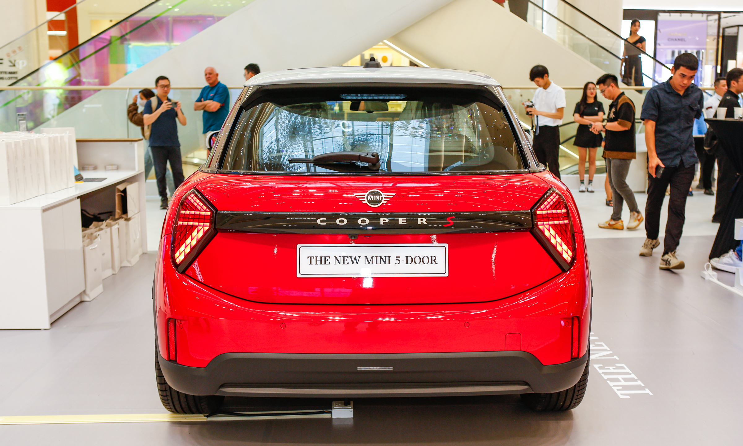 Mini 5 DOOR 2025 - Image 5