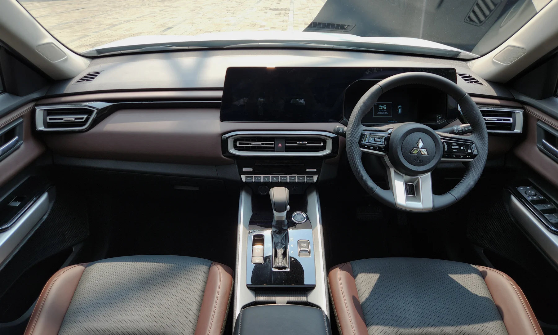 Mitsubishi Destinator 2025 interior