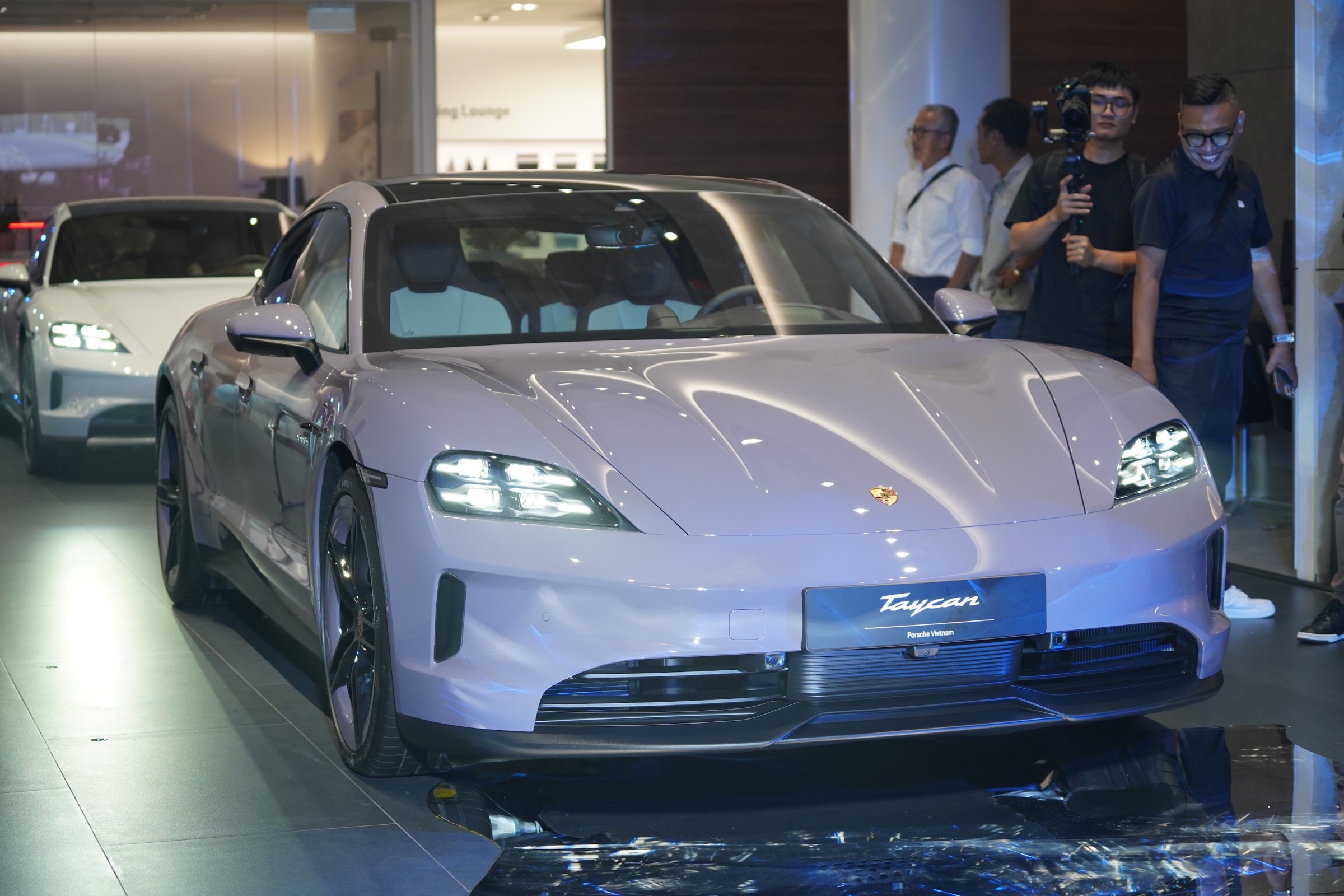 Porsche Taycan 2024 - Image 3