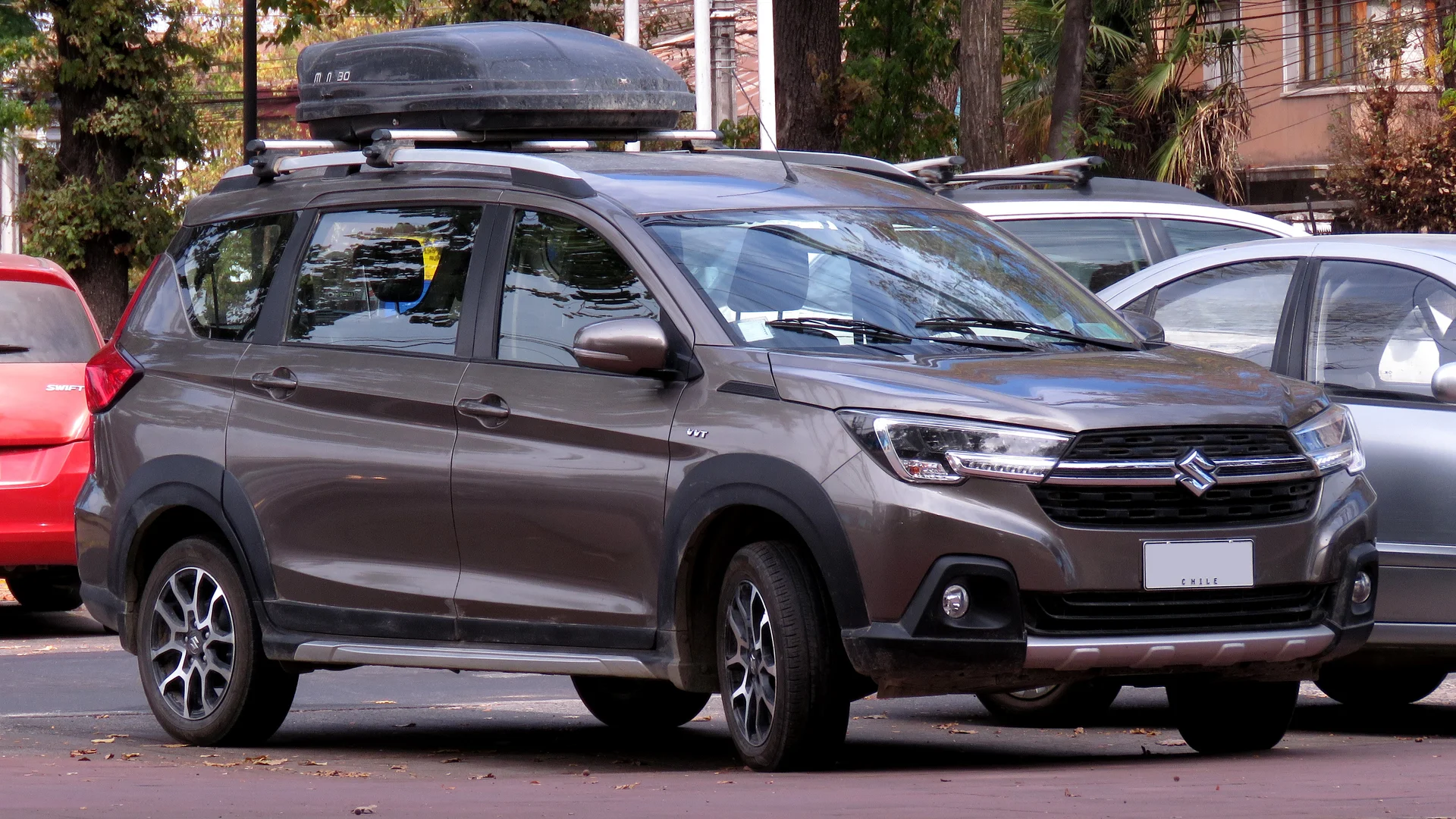 Suzuki XL7 GLX 2025 exterior