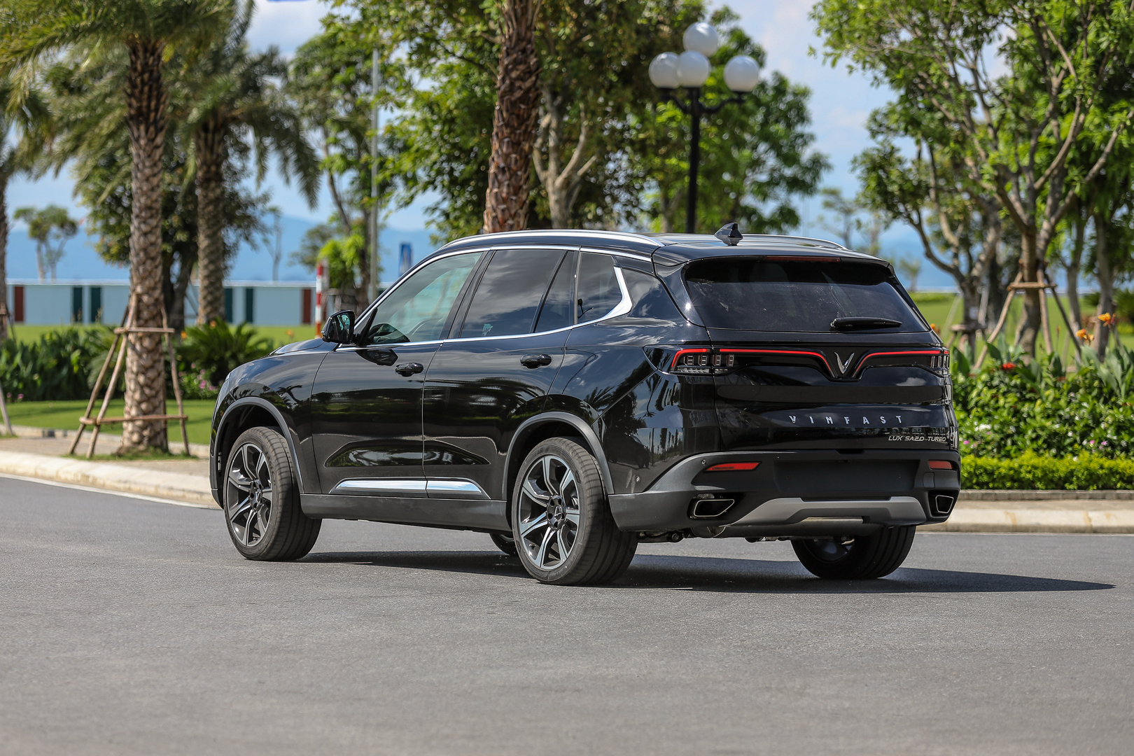 VinFast Lux Sa2 0 2021 - Image 4