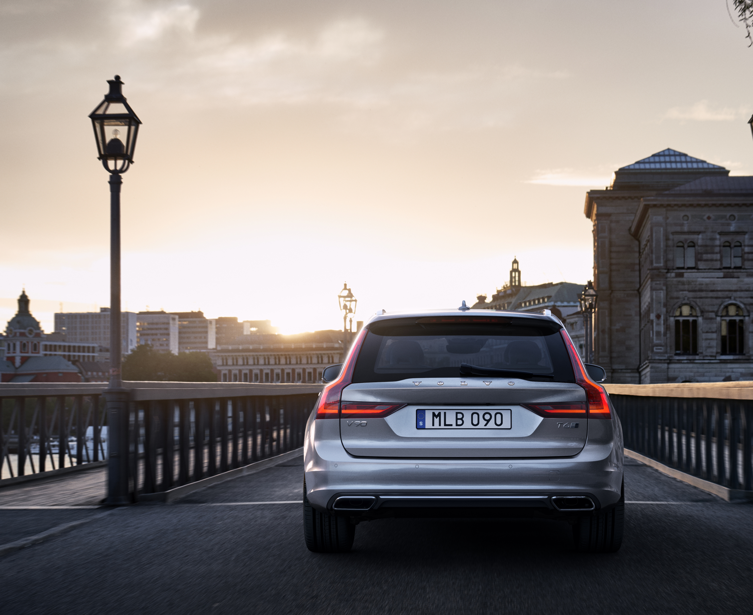 Volvo V90 2021 - Image 2