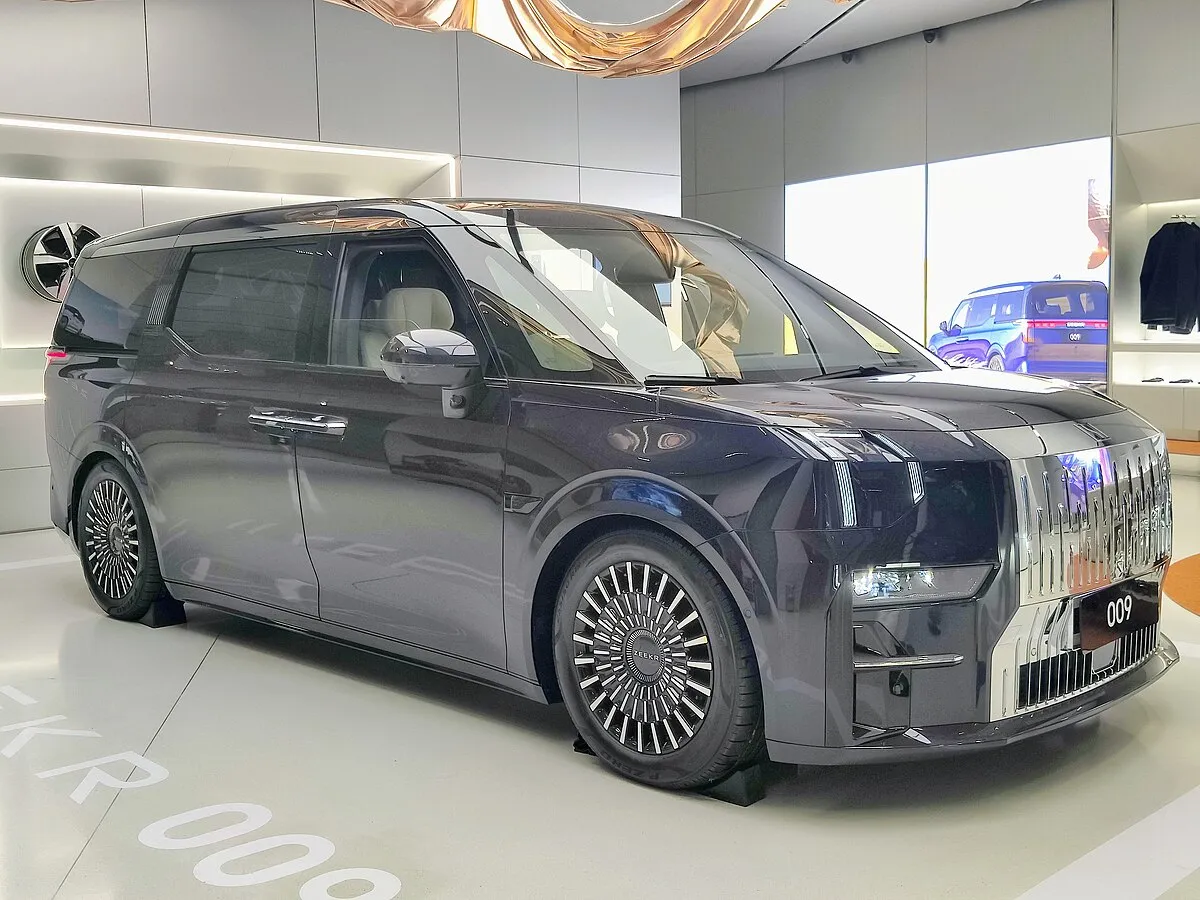 ZEEKR ZEEKR 009 2026 ZEEKR 009 6 Seater - Image 3