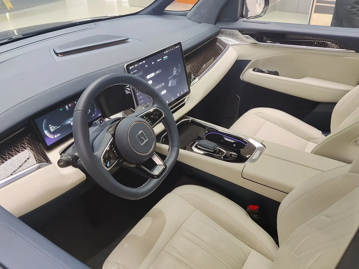 ZEEKR ZEEKR 009 2026 ZEEKR 009 6 Seater - Image 4