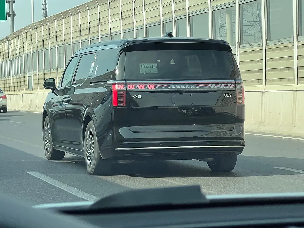 ZEEKR ZEEKR 009 2026 ZEEKR 009 6 Seater - Image 8